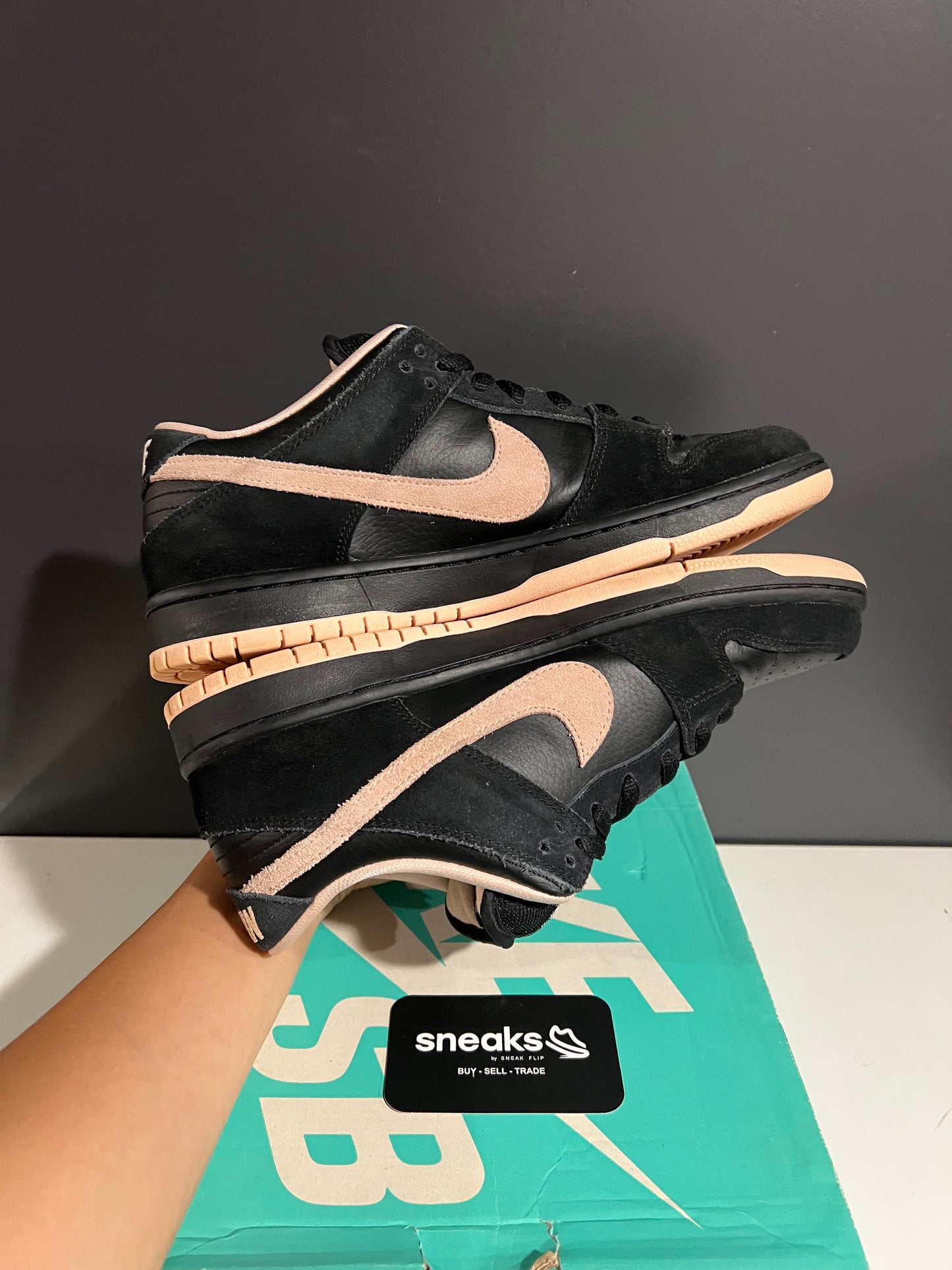 USED Nike SB Dunk Low Black Washed Coral BQ6817-003 SIZE 10.5M OG ALL JY25-303