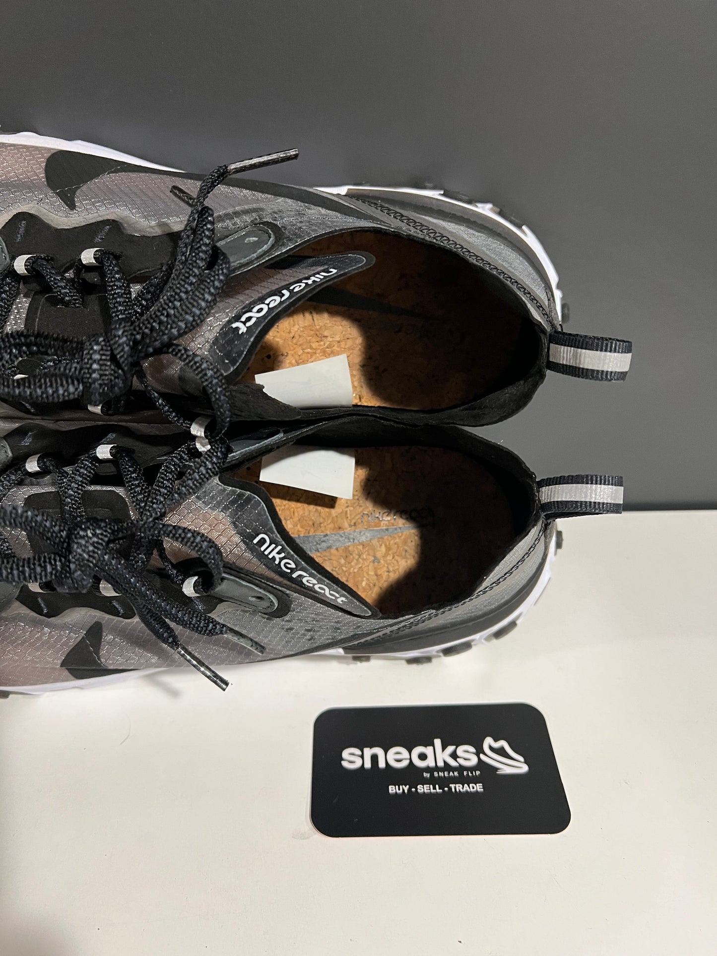 USED React Element 87 Anthracite AQ1090-001 SIZE 10.5M NO BOX AG25-102