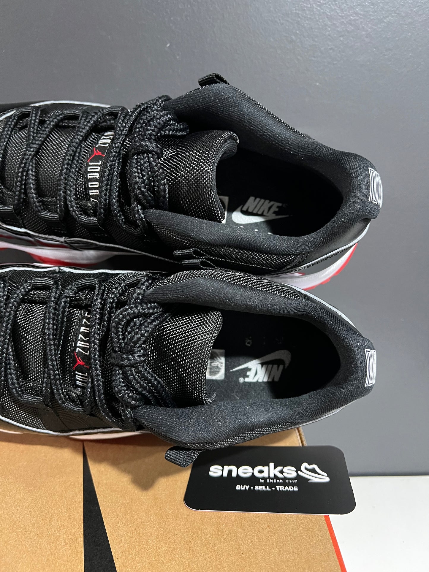 USED Air Jordan 11 Retro Low Bred 2025 FV5104-006 SIZE 9M OG ALL JY25-117