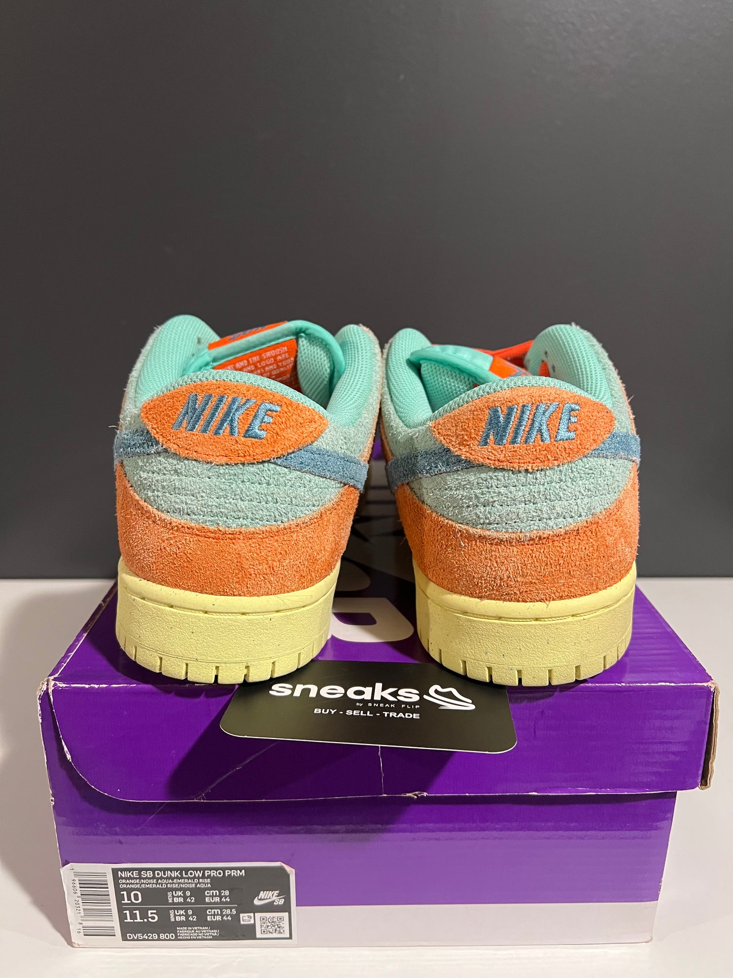 USED Nike SB Dunk Low Orange Emerald Rise DV5429-800 SIZE 10M OG ALL JY25-237