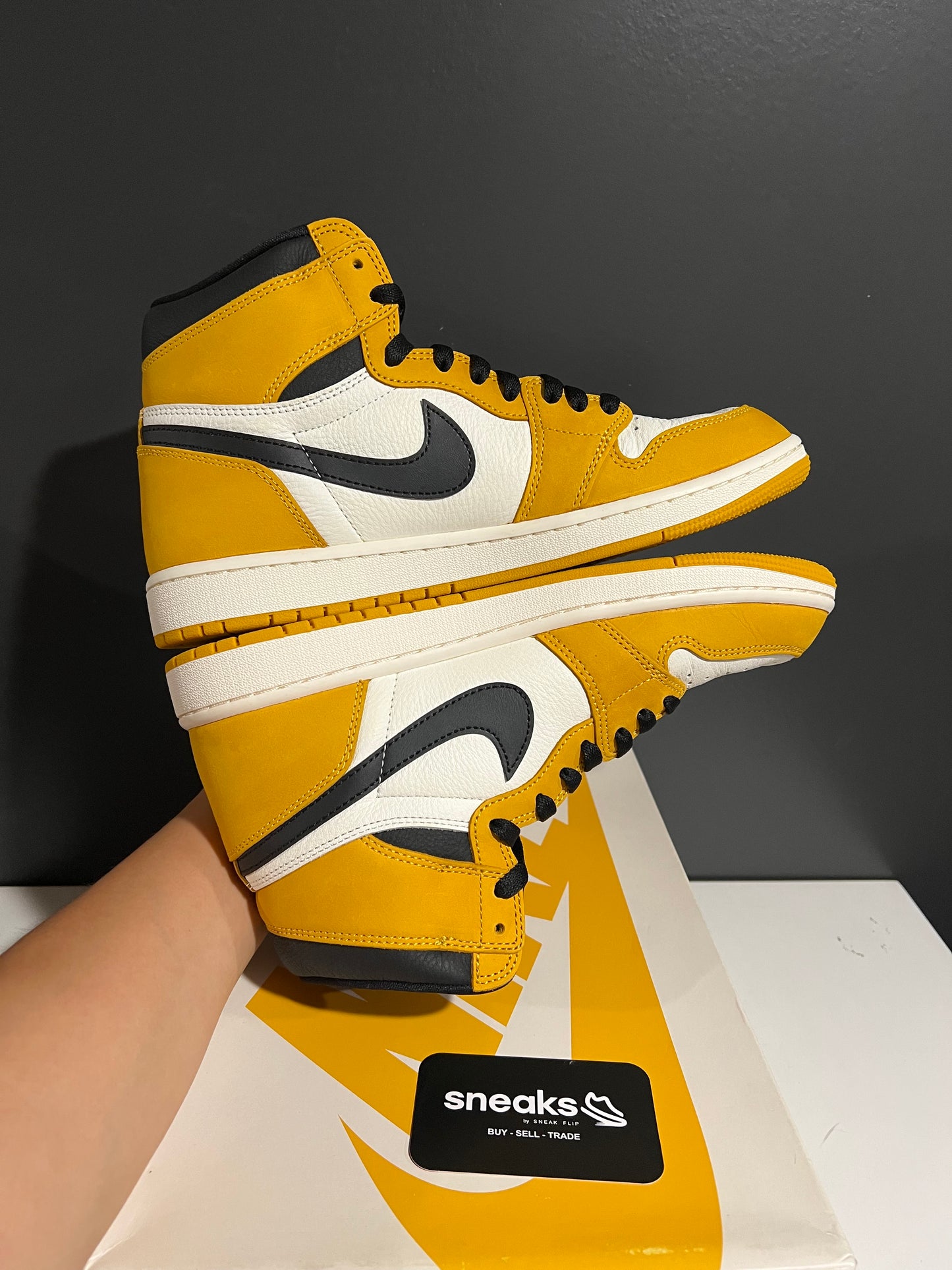 USED Air Jordan 1 Retro High OG Yellow Ochre DZ5485-701 SIZE 9.5M OG ALL JY25-83