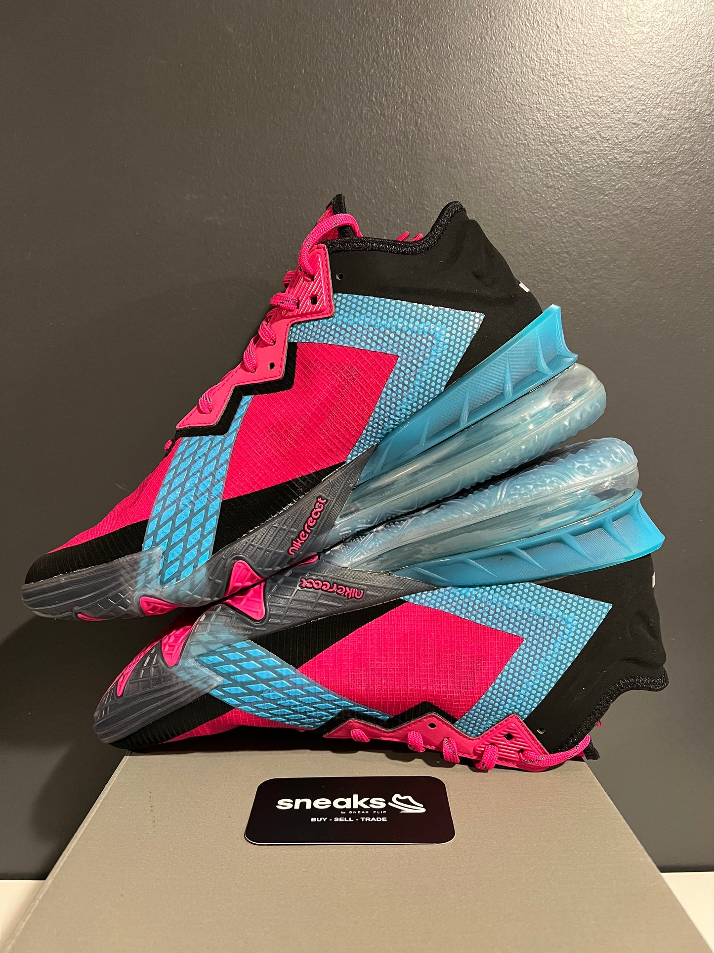 NEW LeBron 18 Low Neon Nights CV7562-600 SIZE 11M OG ALL JY25-188