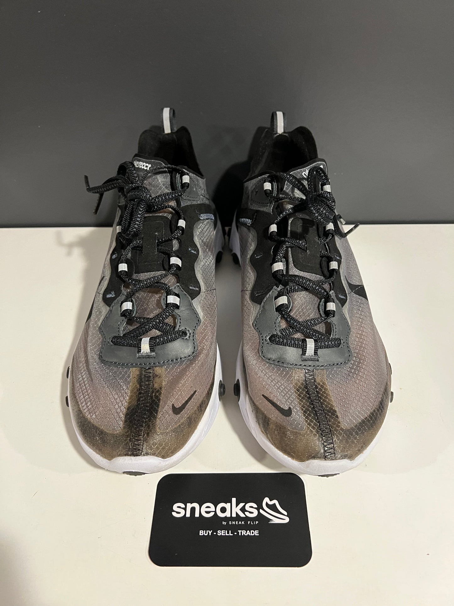 USED React Element 87 Anthracite AQ1090-001 SIZE 10.5M NO BOX AG25-102