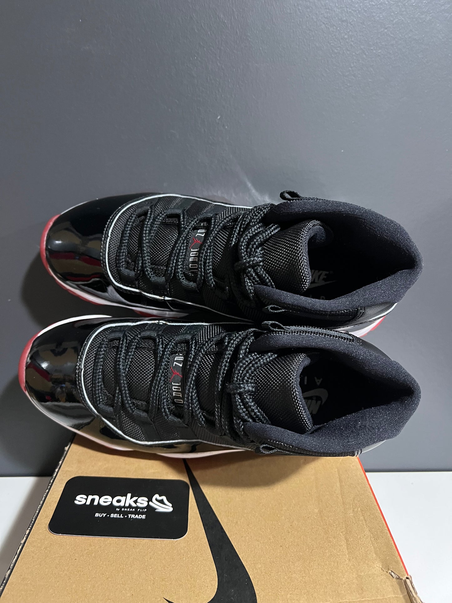 USED Air Jordan 11 Retro “Bred” 2019 (Playoffs) 378037-061 SIZE 8M OG ALL JY25-282