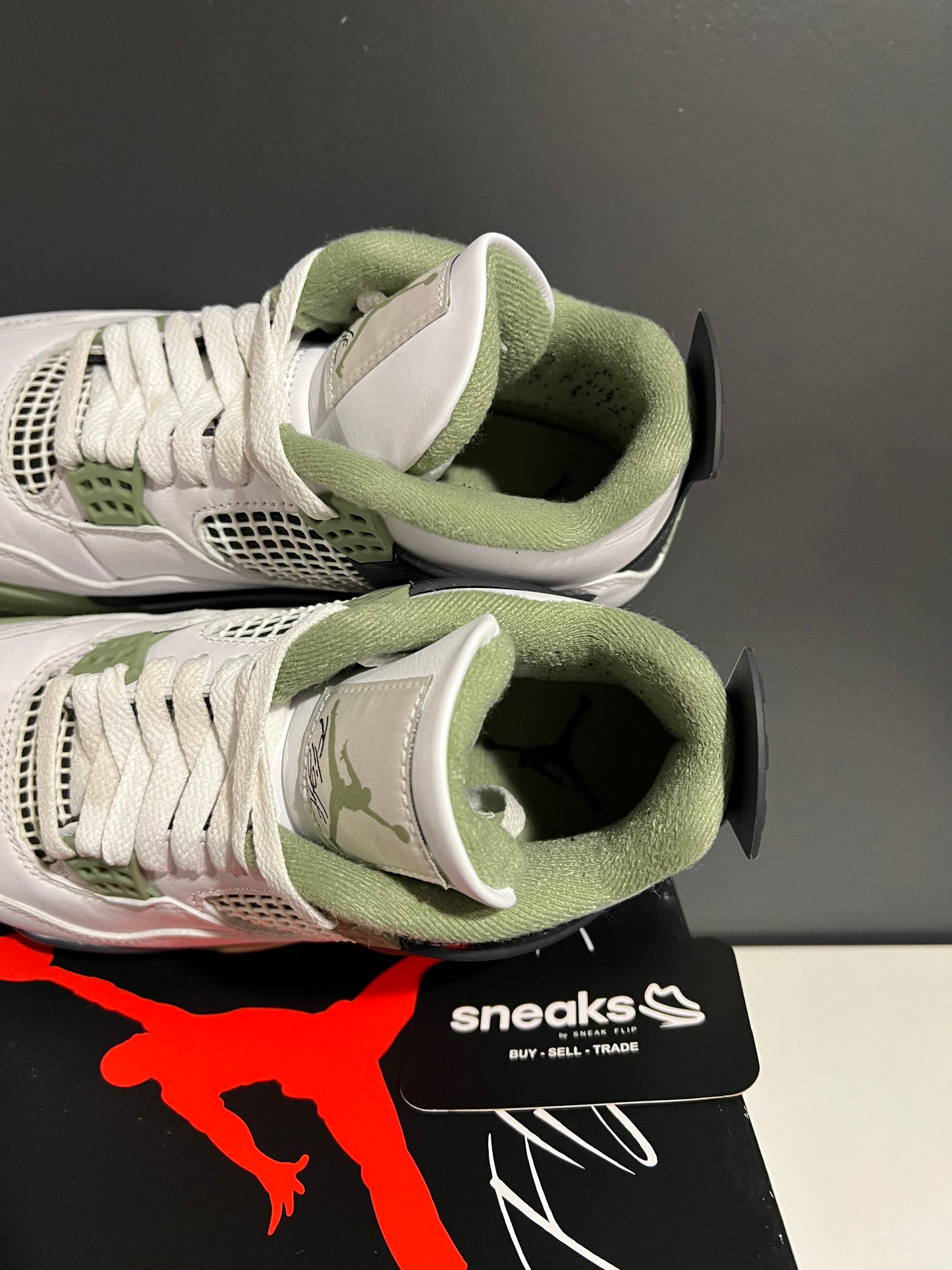 USED Wmns Air Jordan 4 Retro Seafoam AQ9129-103 SIZE 5.5M OG ALL AG25-328