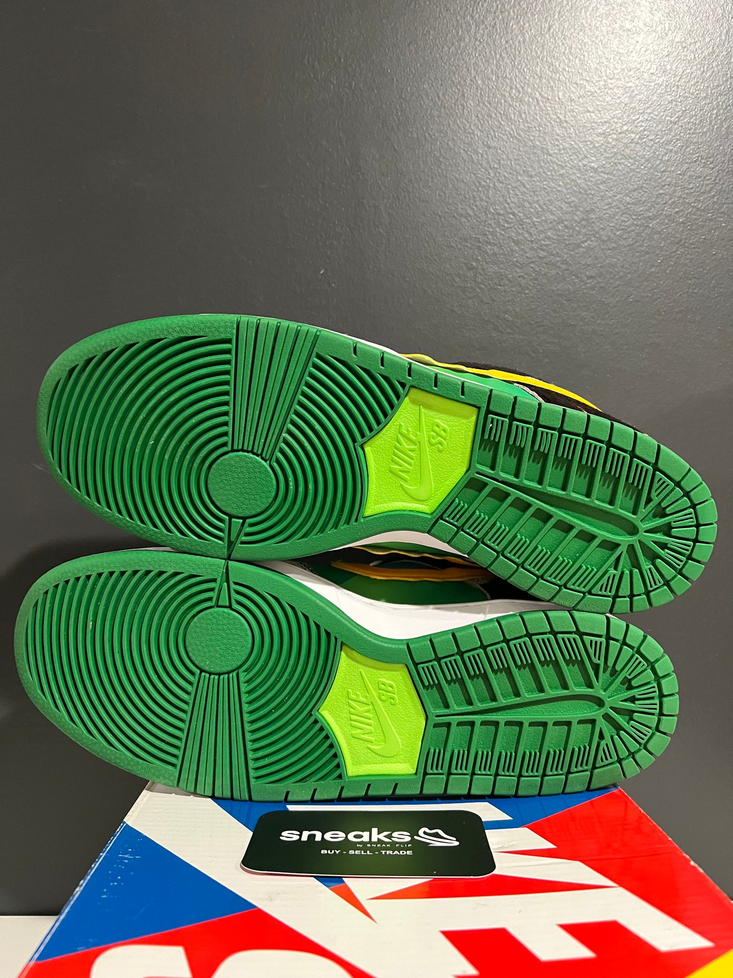 USED Ben & Jerry's x Dunk Low SB Chunky Dunky CU3244-100 SIZE 9M OG ALL AG25-217