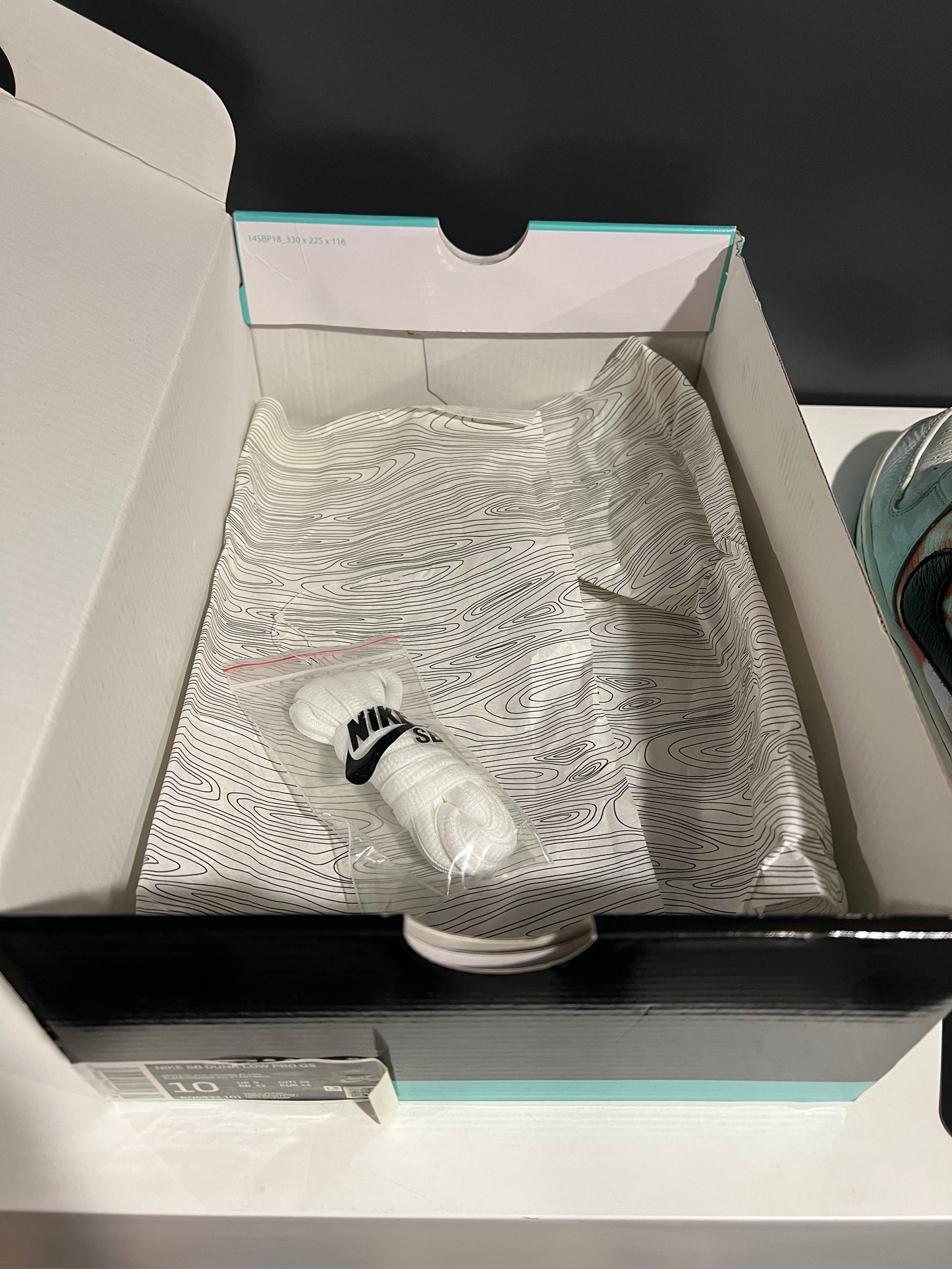 USED Dunk Low SB Tie Dye Rayguns 2019 BQ6832-101 SIZE 10M OG ALL JN25-202