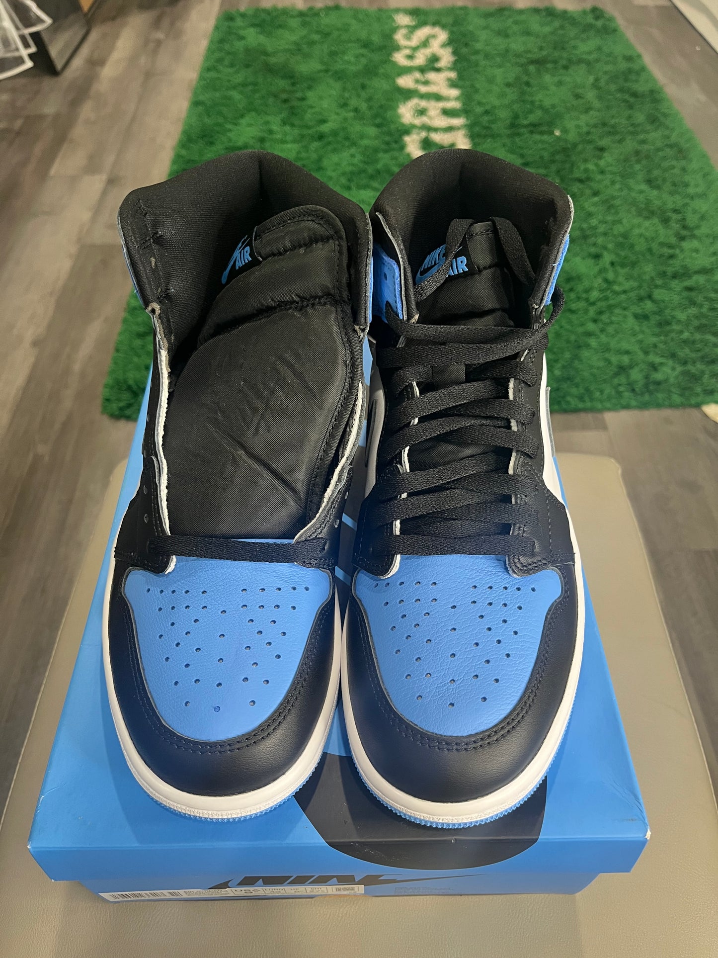 Air Jordan 1 Retro High OG UNC Toe DZ5485-400 SIZE 9.5M USED