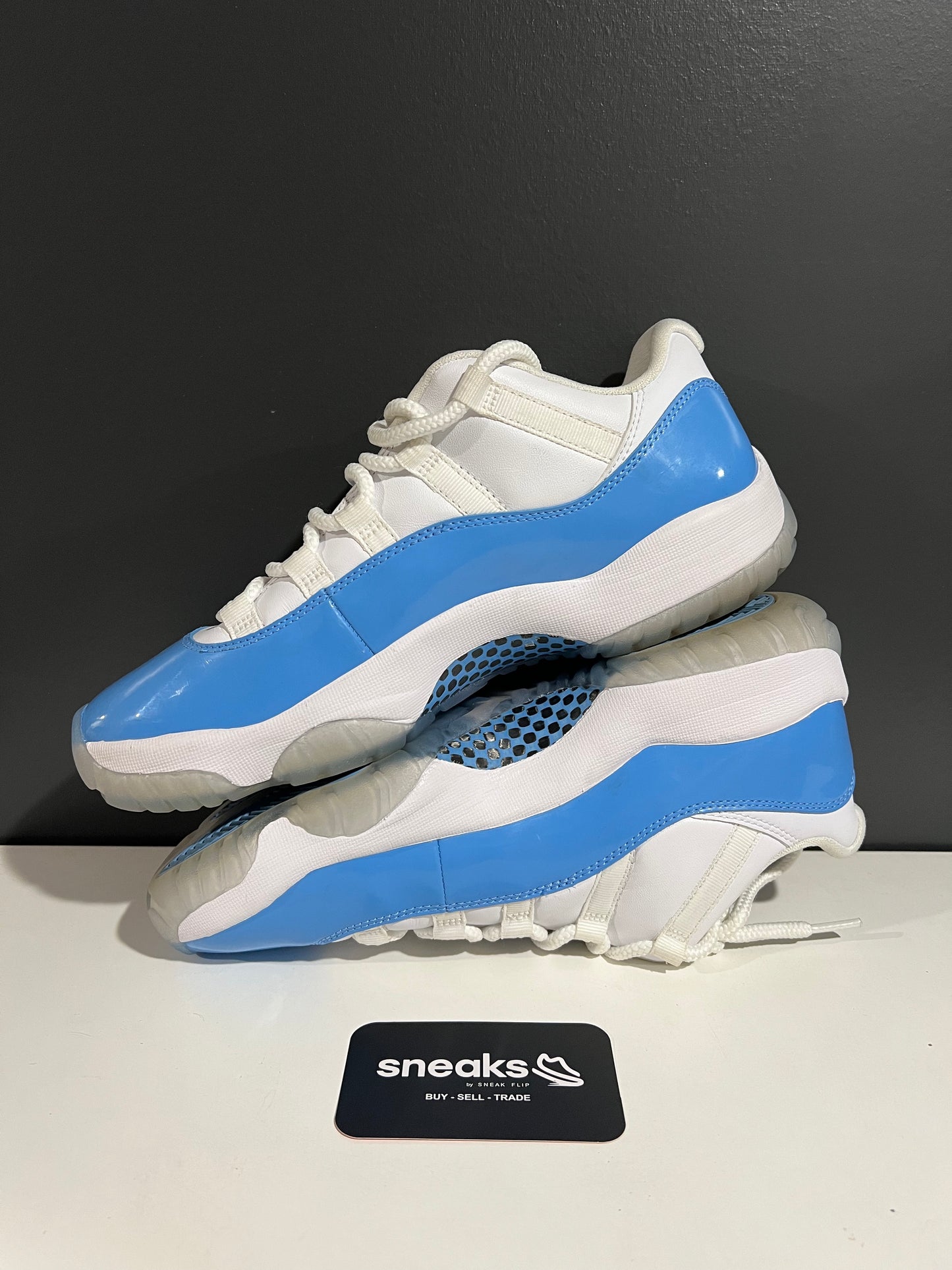 USED Air Jordan 11 Retro Low UNC 528895-106 SIZE 8.5M NO BOX