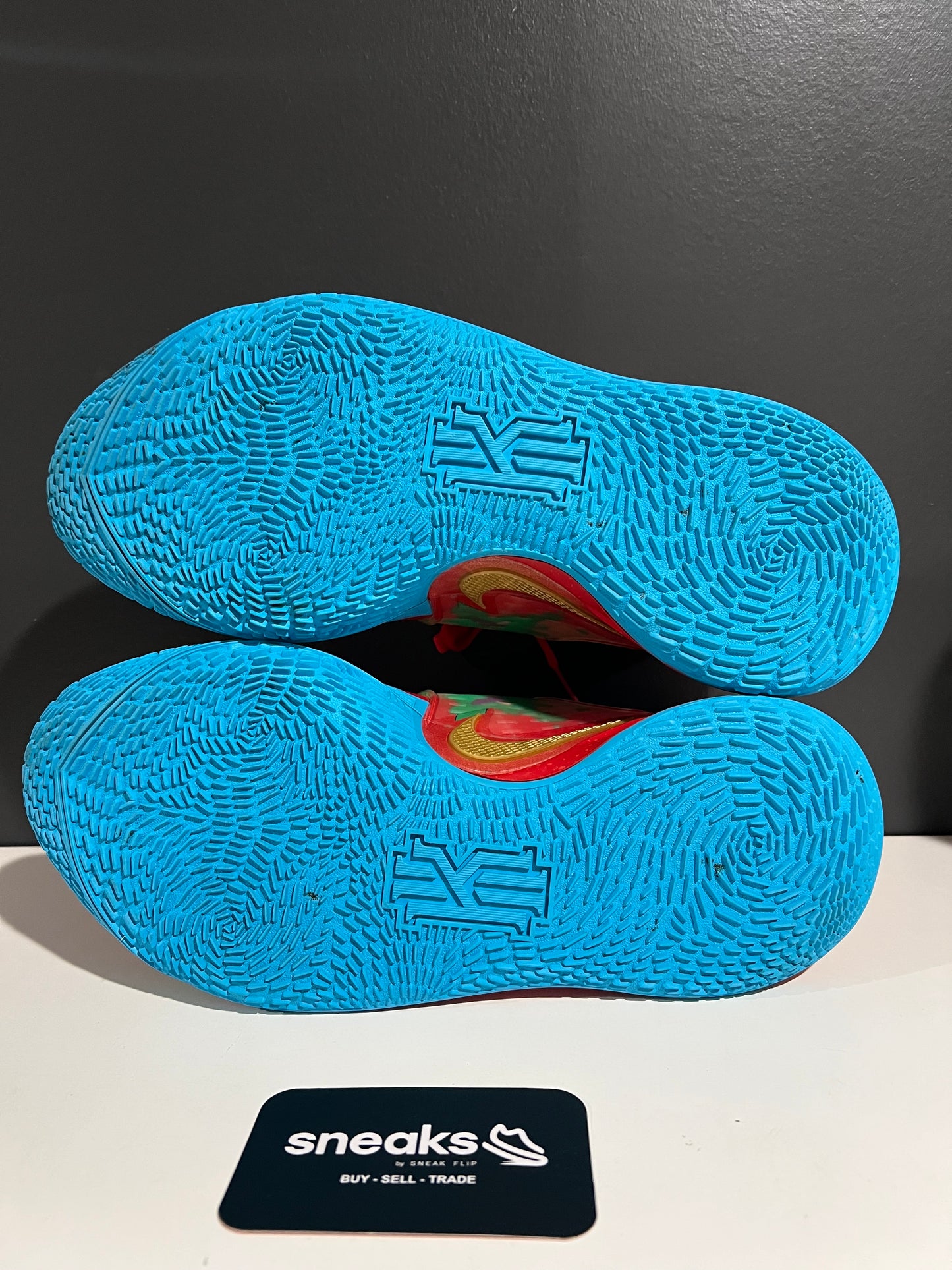 USED SpongeBob SquarePants x Kyrie Low 2 Mr. Krabs CJ6953-600 SIZE 9.5M NO BOX