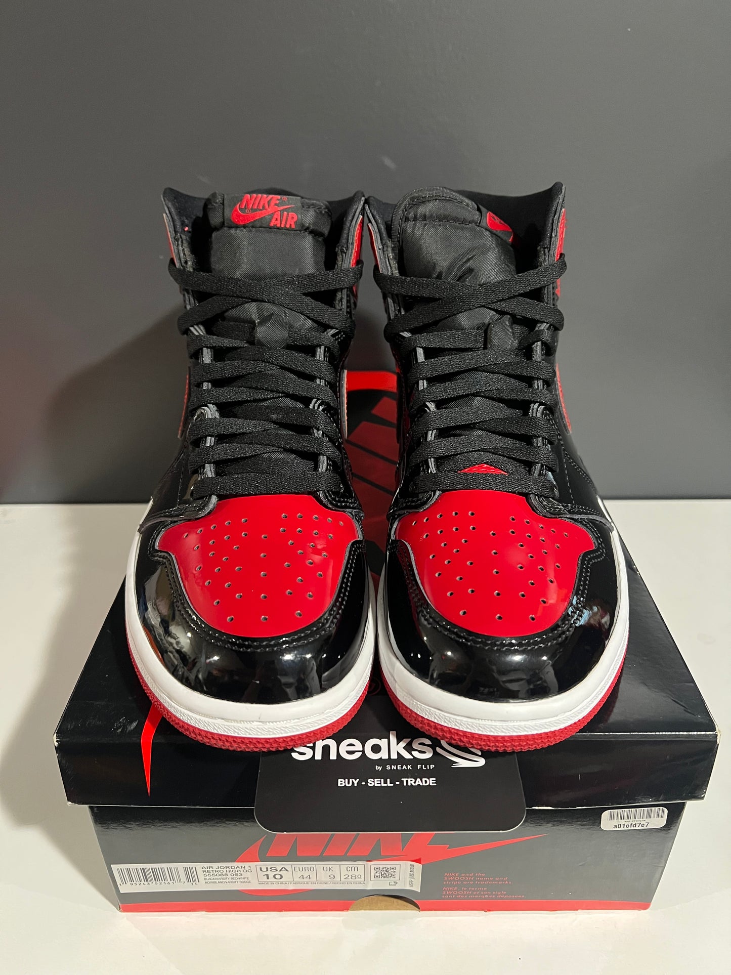 USED Air Jordan 1 Retro High OG Patent Bred 555088-063 SIZE 10M OG ALL AG25-43