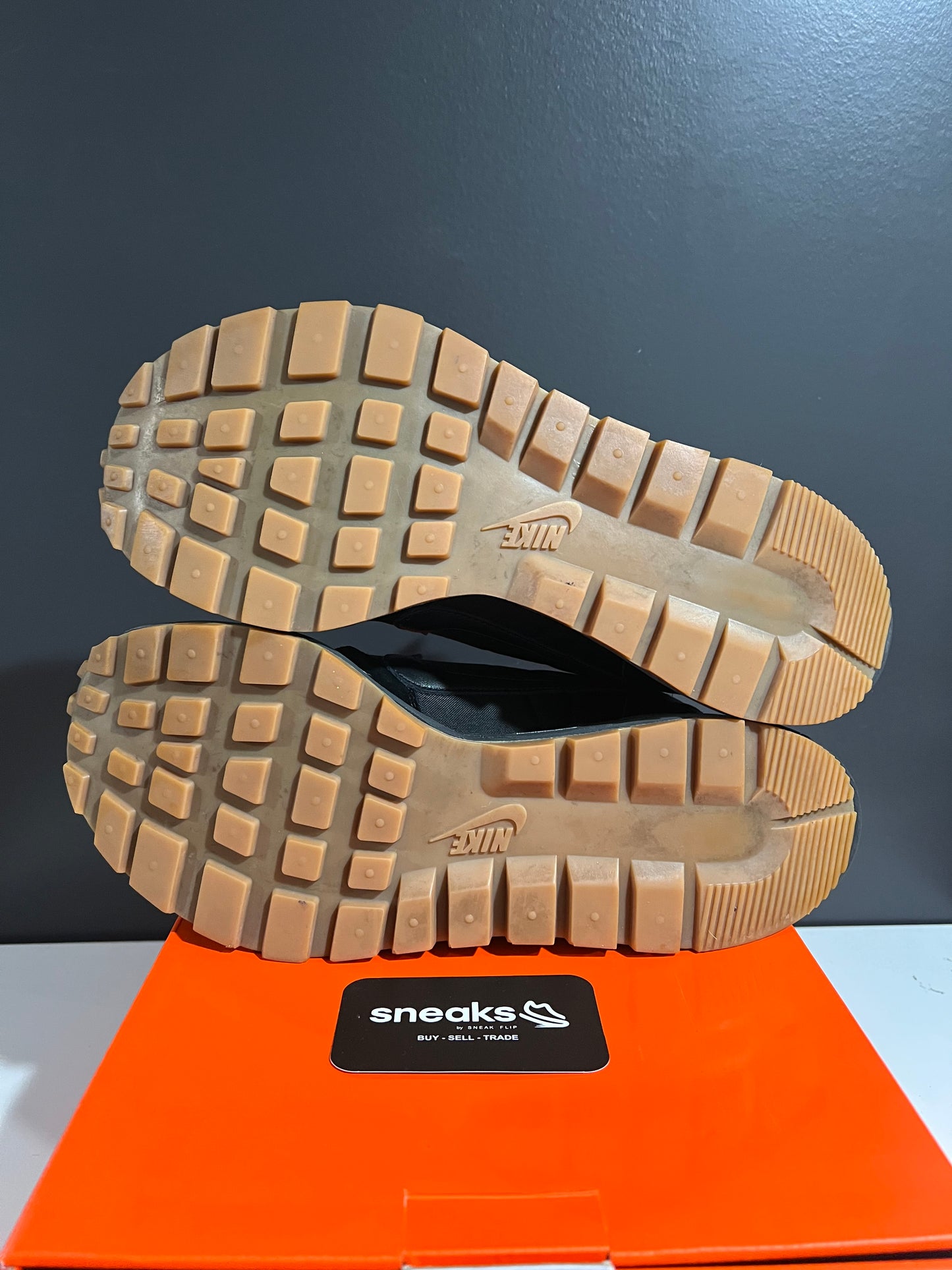 USED Nike Vaporwaffle / Sacai Black Off Noir DD1875-001 SIZE 9.5M OG ALL
