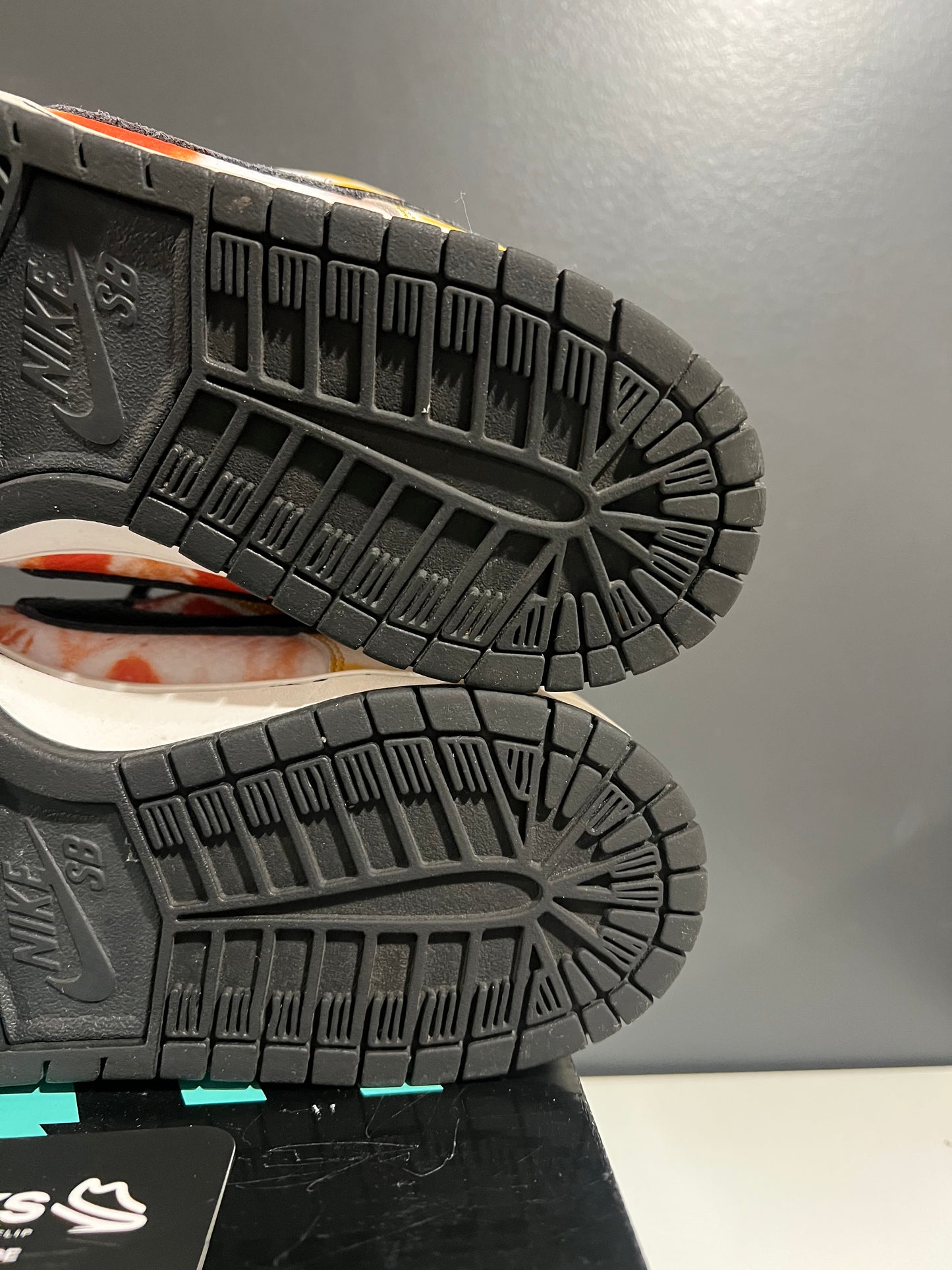 USED Dunk Low SB Tie Dye Rayguns 2019 BQ6832-101 SIZE 10M OG ALL JN25-202