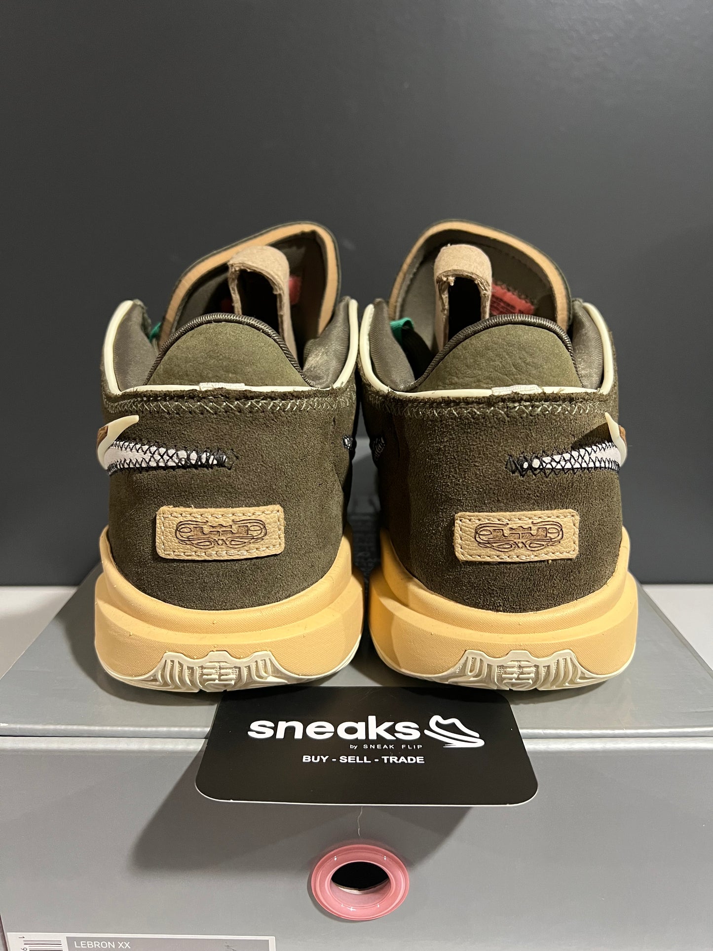 USED LeBron 20 Olive Green DV1193-901 SIZE 10M OG ALL AG25-42