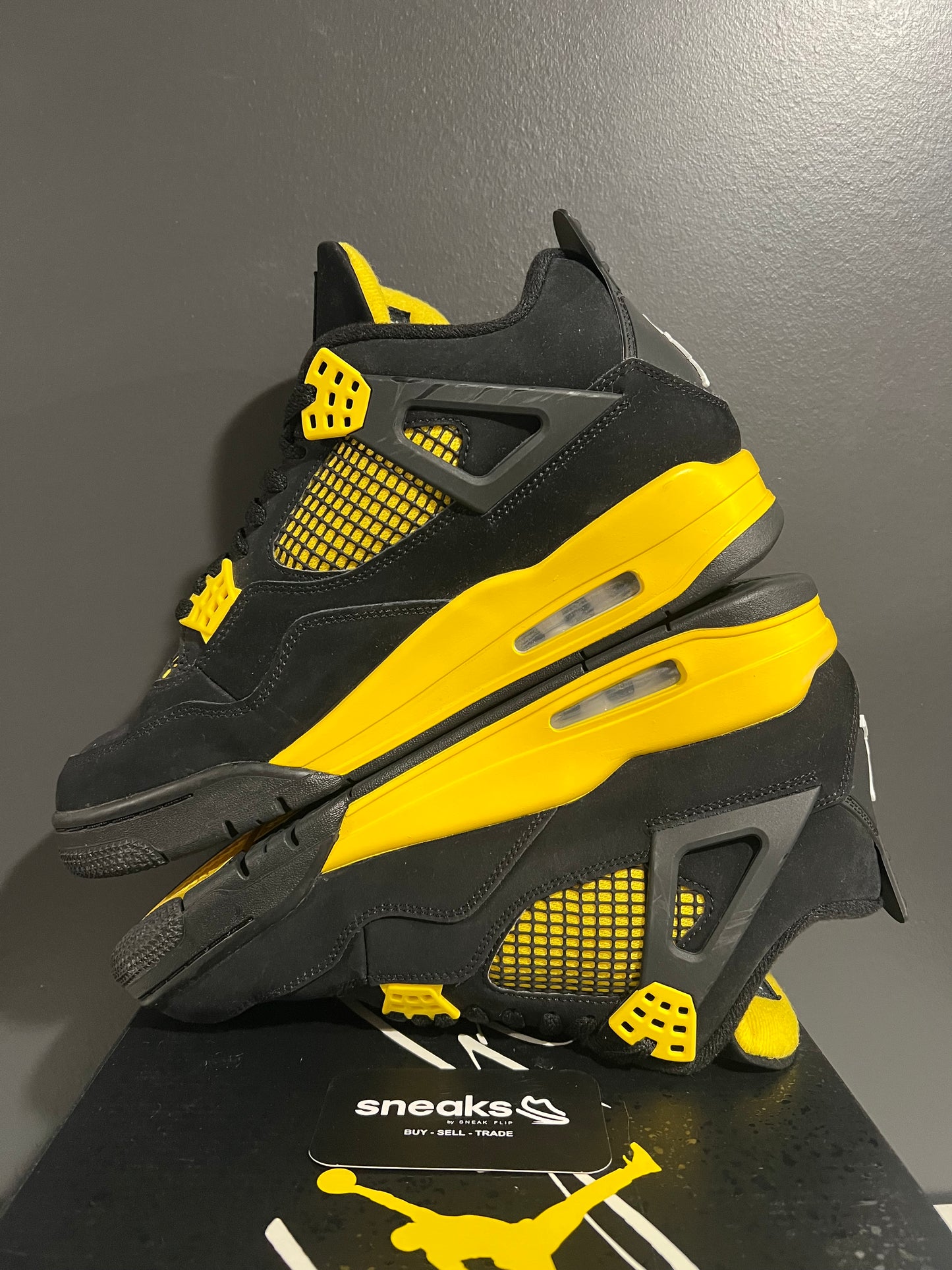 USED Air Jordan 4 Retro Thunder 2023 DH6927-017 SIZE 10M OG ALL SP25-121
