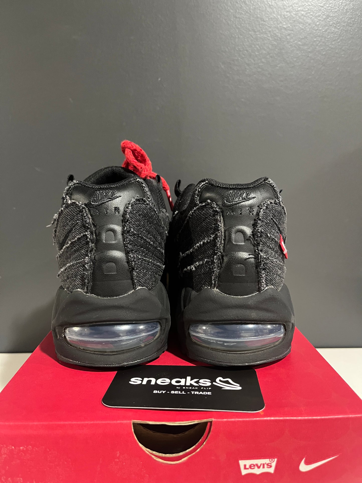 USED Levi's x Air Max 95 OG Black Anthracite HM4743-001 SIZE 8M OG ALL SP25-111