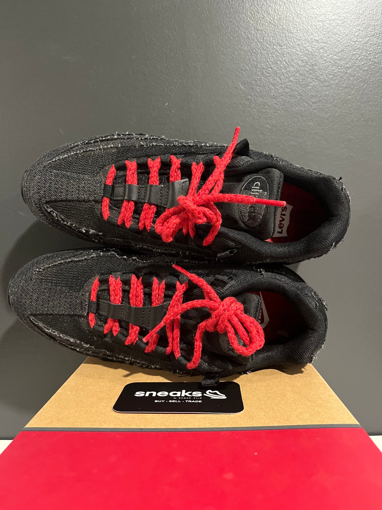 USED Levi's x Air Max 95 OG Black Anthracite HM4743-001 SIZE 8M OG ALL SP25-111