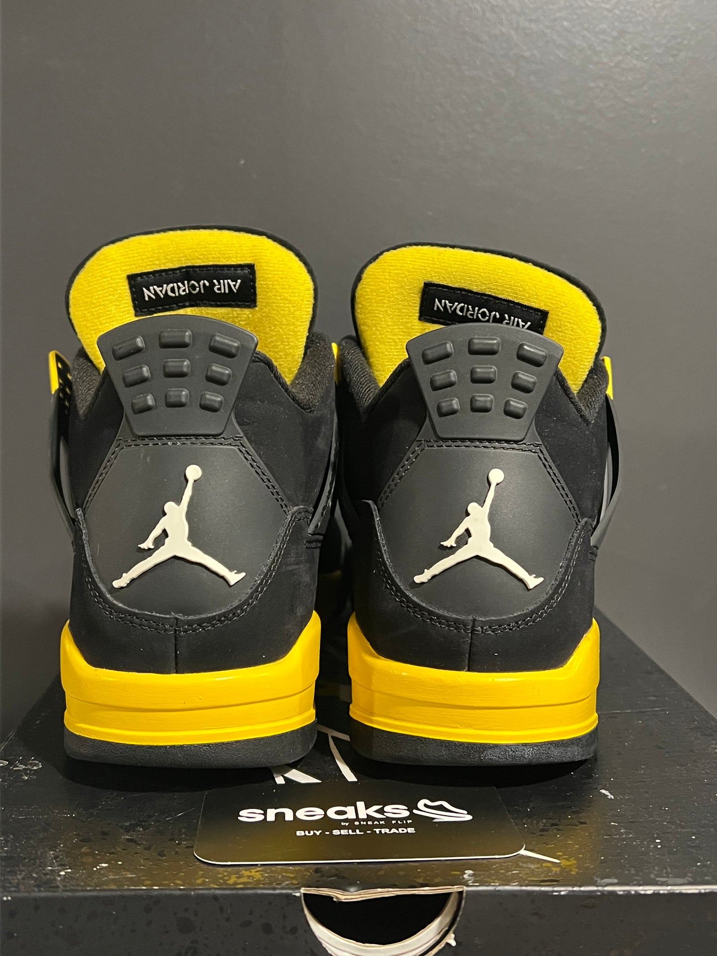 USED Air Jordan 4 Retro Thunder 2023 DH6927-017 SIZE 10.5M OG ALL SP25-148