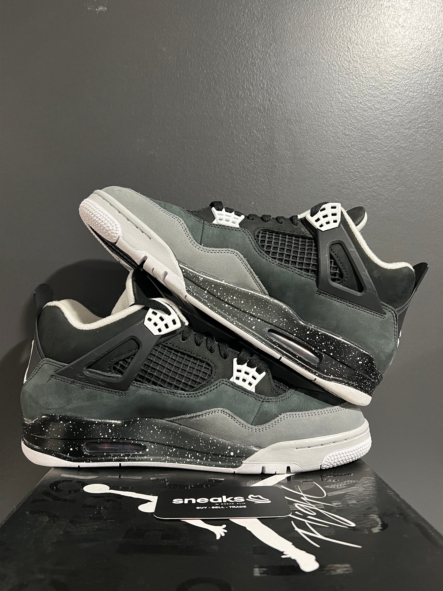 USED Air Jordan 4 Retro Fear 2024 FQ8138-002 SIZE 10.5M OG ALL SP25-120