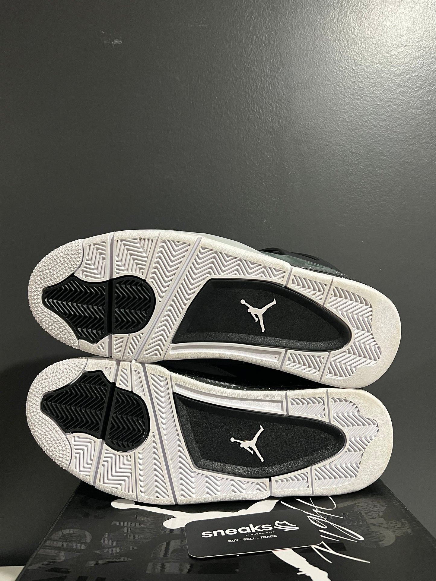 USED Air Jordan 4 Retro Fear 2024 FQ8138-002 SIZE 10.5M OG ALL SP25-120