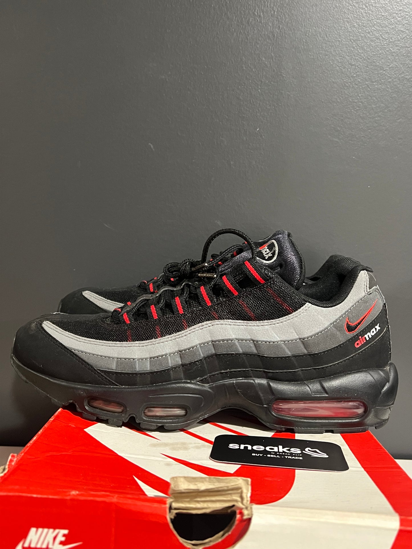 USED Air Max 95 Logo CW7477-001 SIZE 12M OG ALL SP25-146
