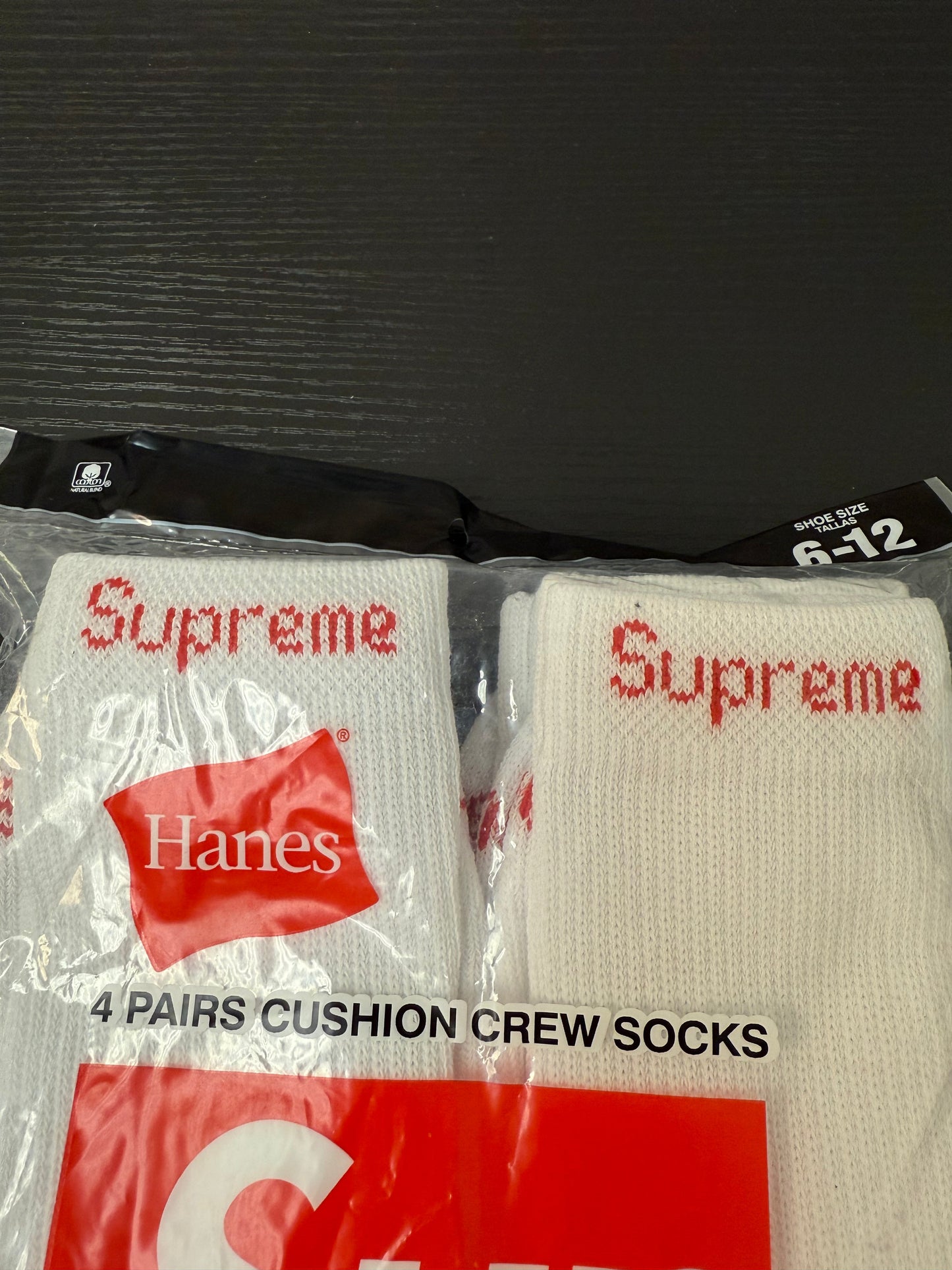 NEW. Supreme x Hanes Crew Socks (4 Pack) 'White