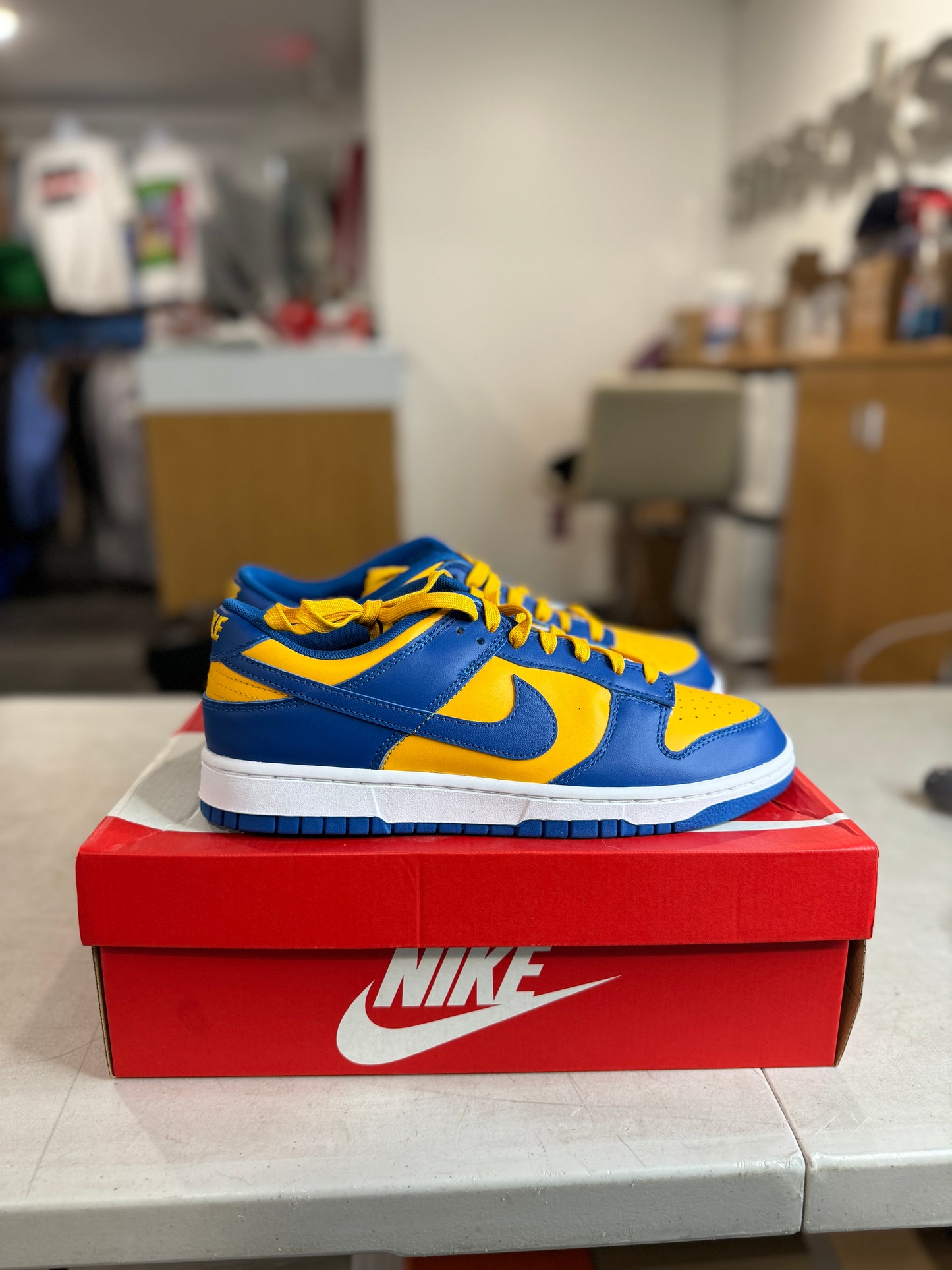 Dunk Low UCLA DD1391-402 USED Size 9.5M