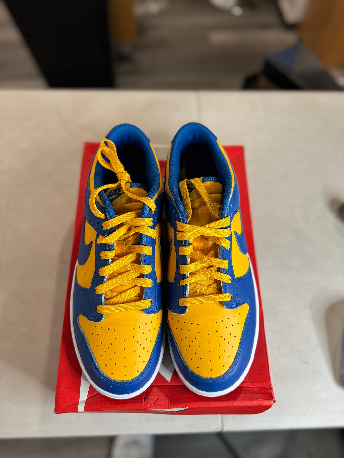 Dunk Low UCLA DD1391-402 USED Size 9.5M
