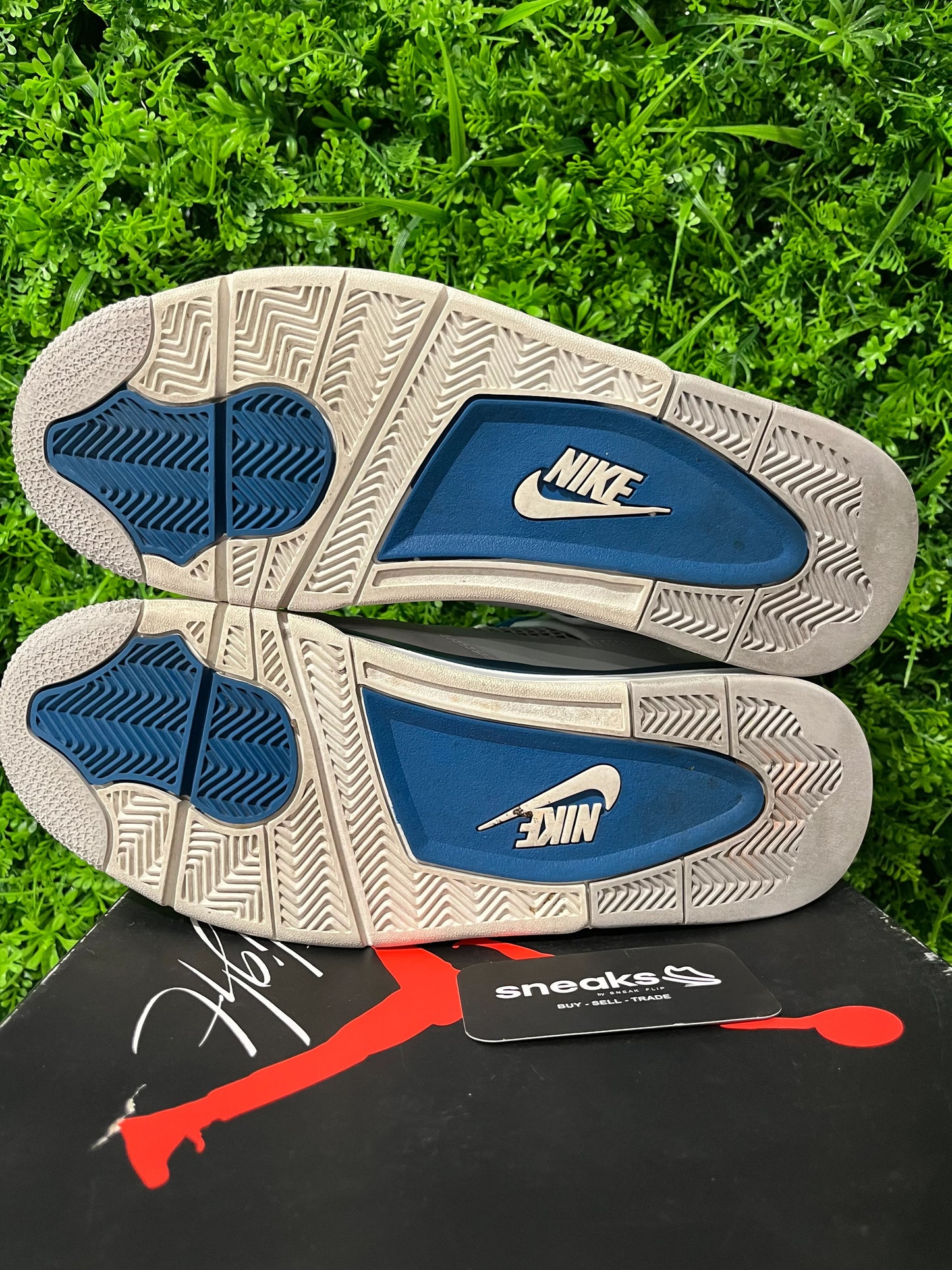 Jordan 4 Retro Military Blue (2024) - Used