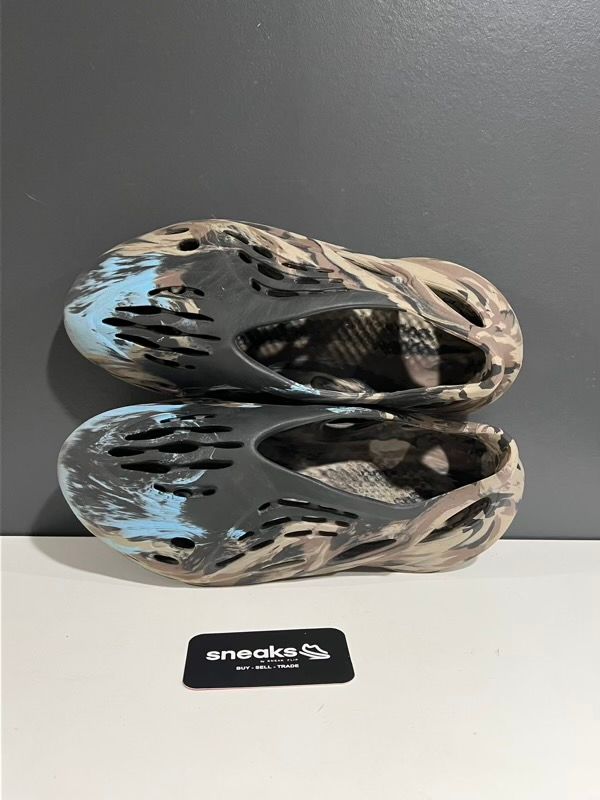 USED SIZE 11M adidas Yeezy Foam RNR MX Cinder - USED NO BOX