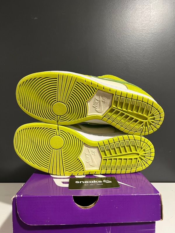 USED SIZE 10.5M Nike SB Dunk Low Green Apple - Used