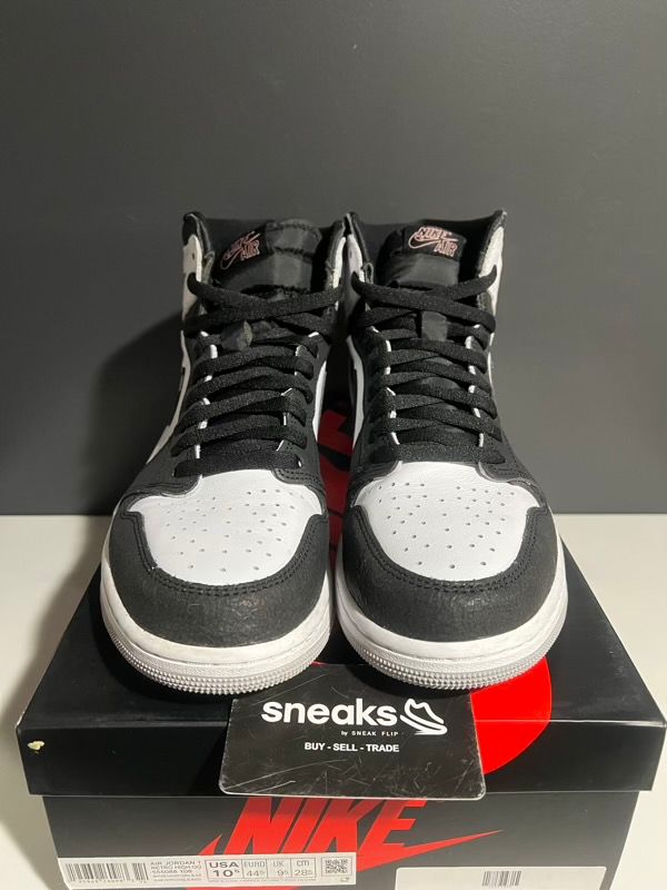 USED SIZE 10.5M Jordan 1 Retro High OG Bleached Coral - Used