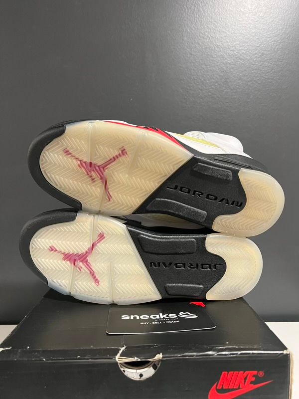 NEW SIZE 4Y Jordan 5 Retro Fire Red Silver Tongue (2020) (GS) - New (WITH DEFECTS)