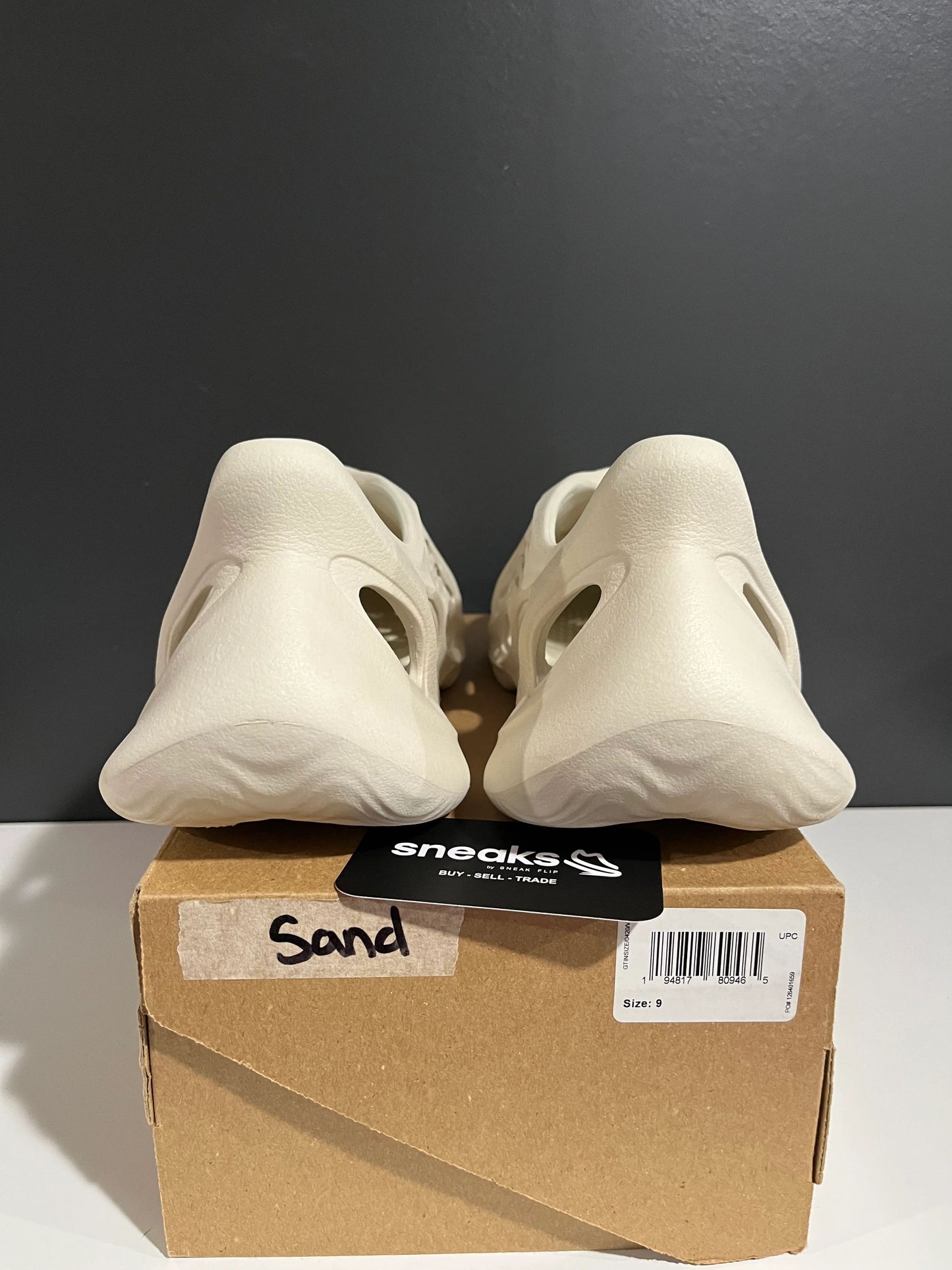 adidas Yeezy Foam RNNR Sand - Used