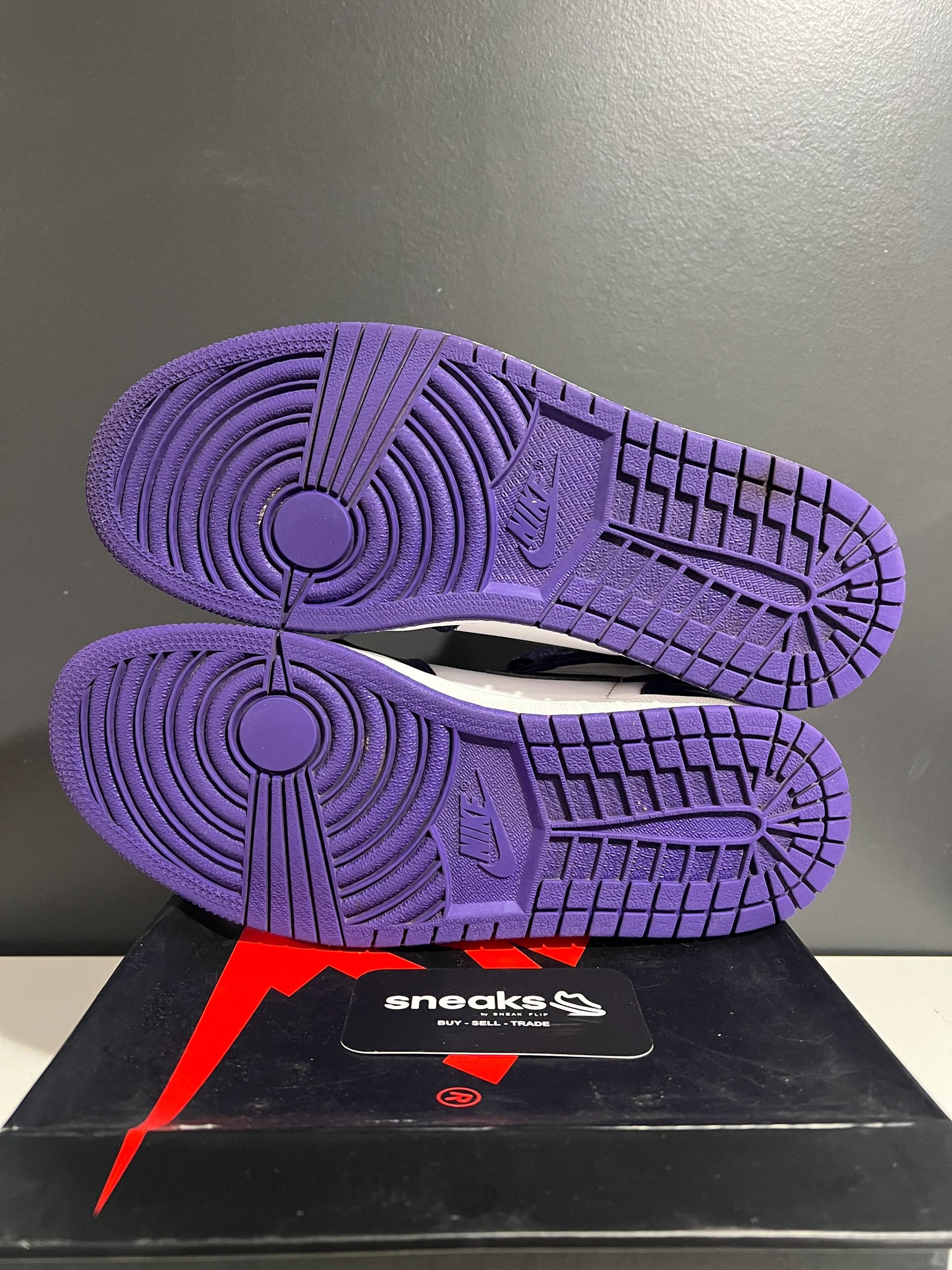 Jordan 1 Retro High Court Purple White - Used