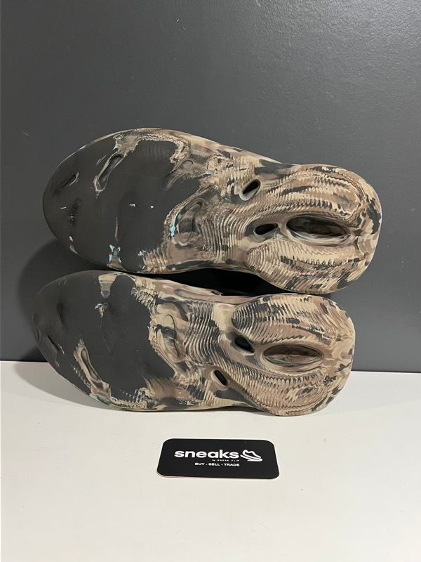 USED SIZE 11M adidas Yeezy Foam RNR MX Cinder - USED NO BOX