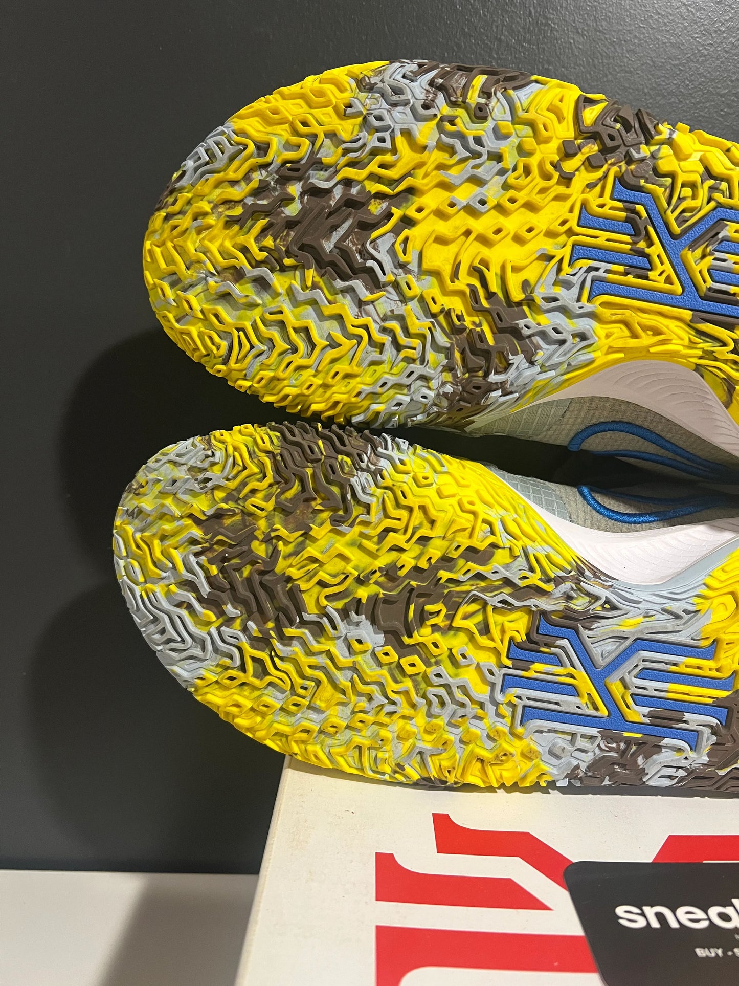 Nike Kyrie 4 Low Light Armory Blue - Used