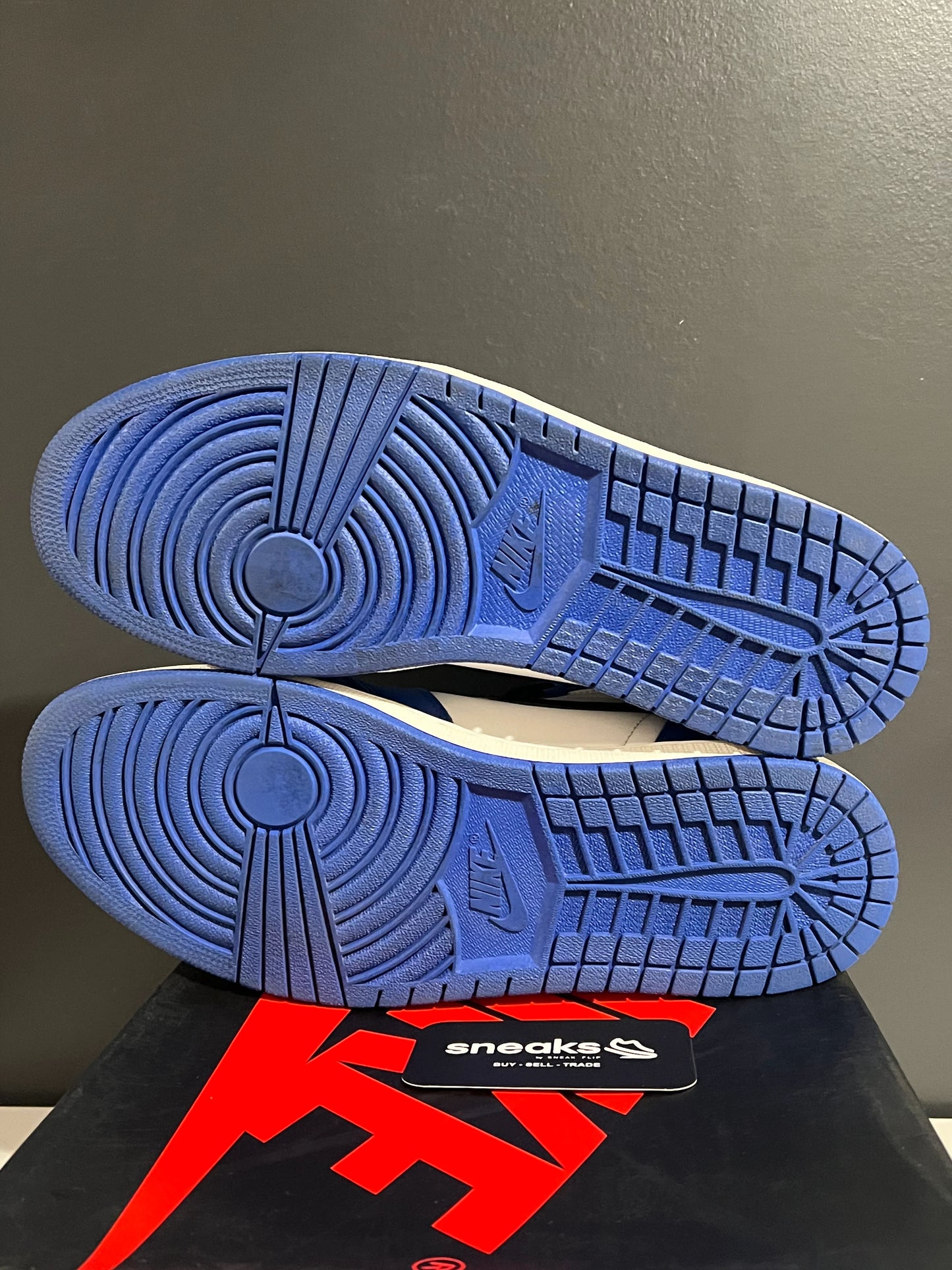 Jordan 1 Retro High OG Laney - Used