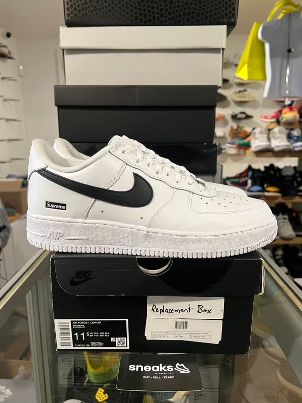 USED SIZE 11.5M Nike Air Force 1 Low Supreme White Black - USED NO BOX