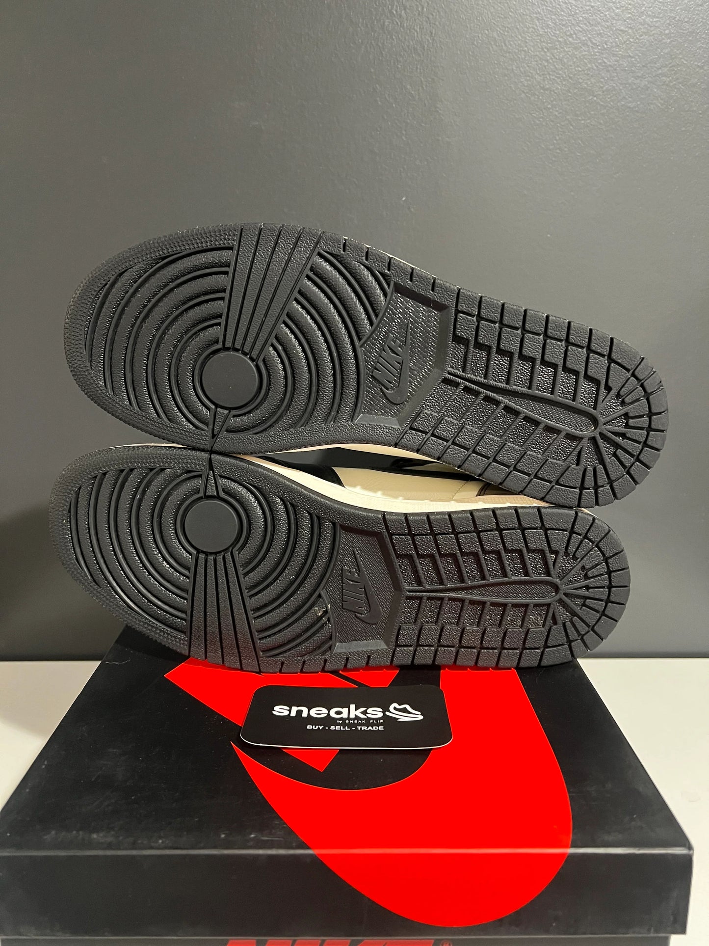 Jordan 1 Retro High Dark Mocha - Used