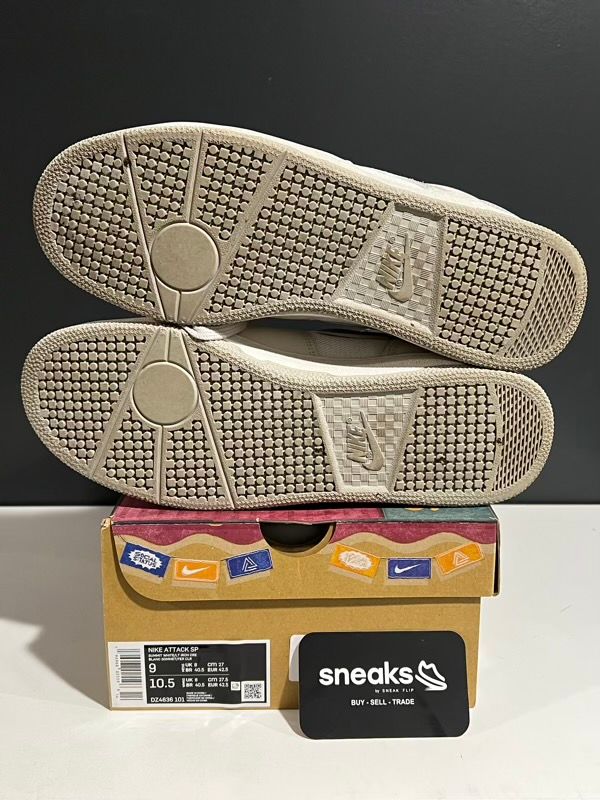 USED SIZE 9M Nike Mac Attack SP Social Status Silver Linings - Used