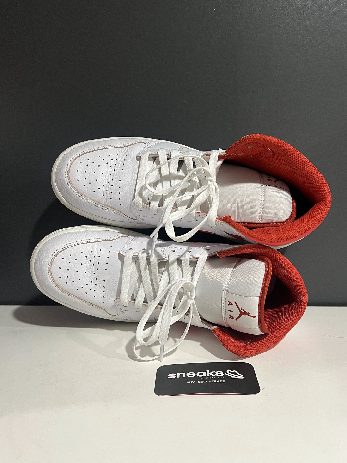 USED SIZE 10.5M Jordan 1 Mid SE Dune Red - Used