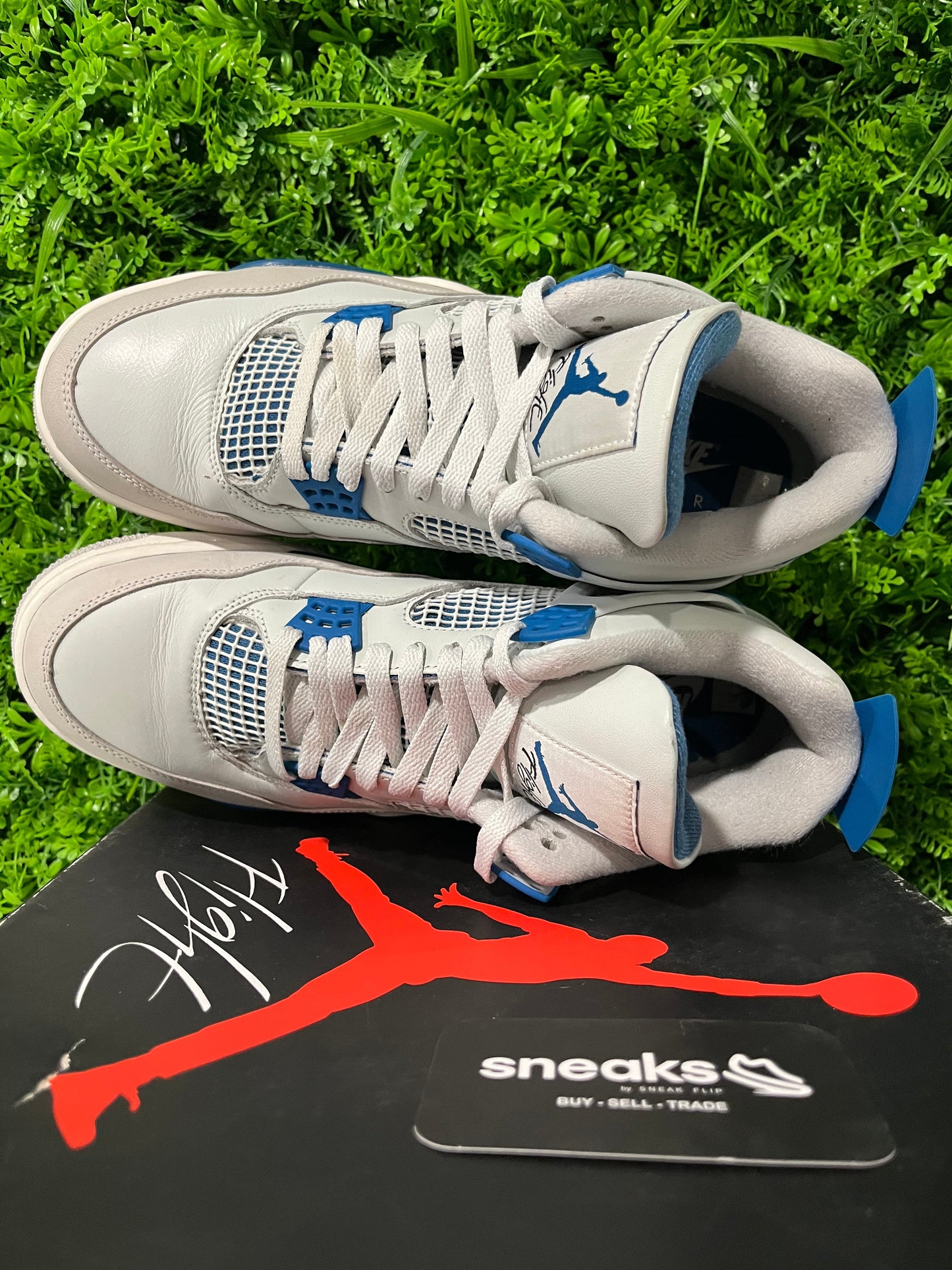 Jordan 4 Retro Military Blue (2024) - Used