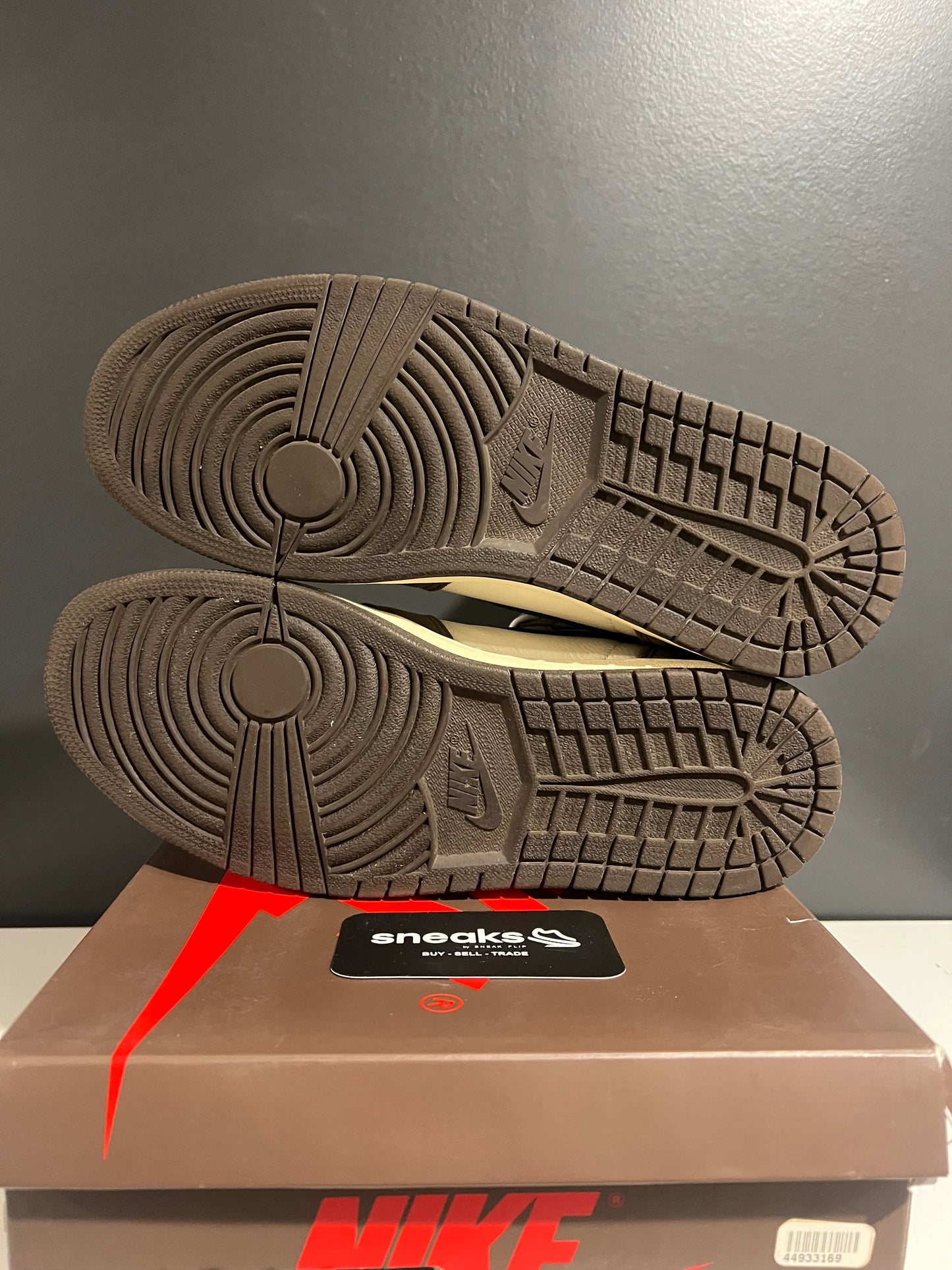 Jordan 1 Retro High OG SP Travis Scott Mocha (Sample) - Used