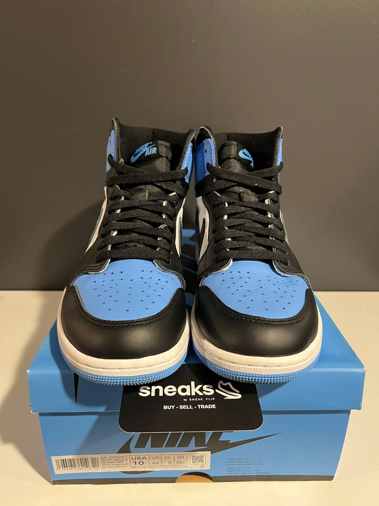 Jordan 1 Retro High OG UNC Toe - Used