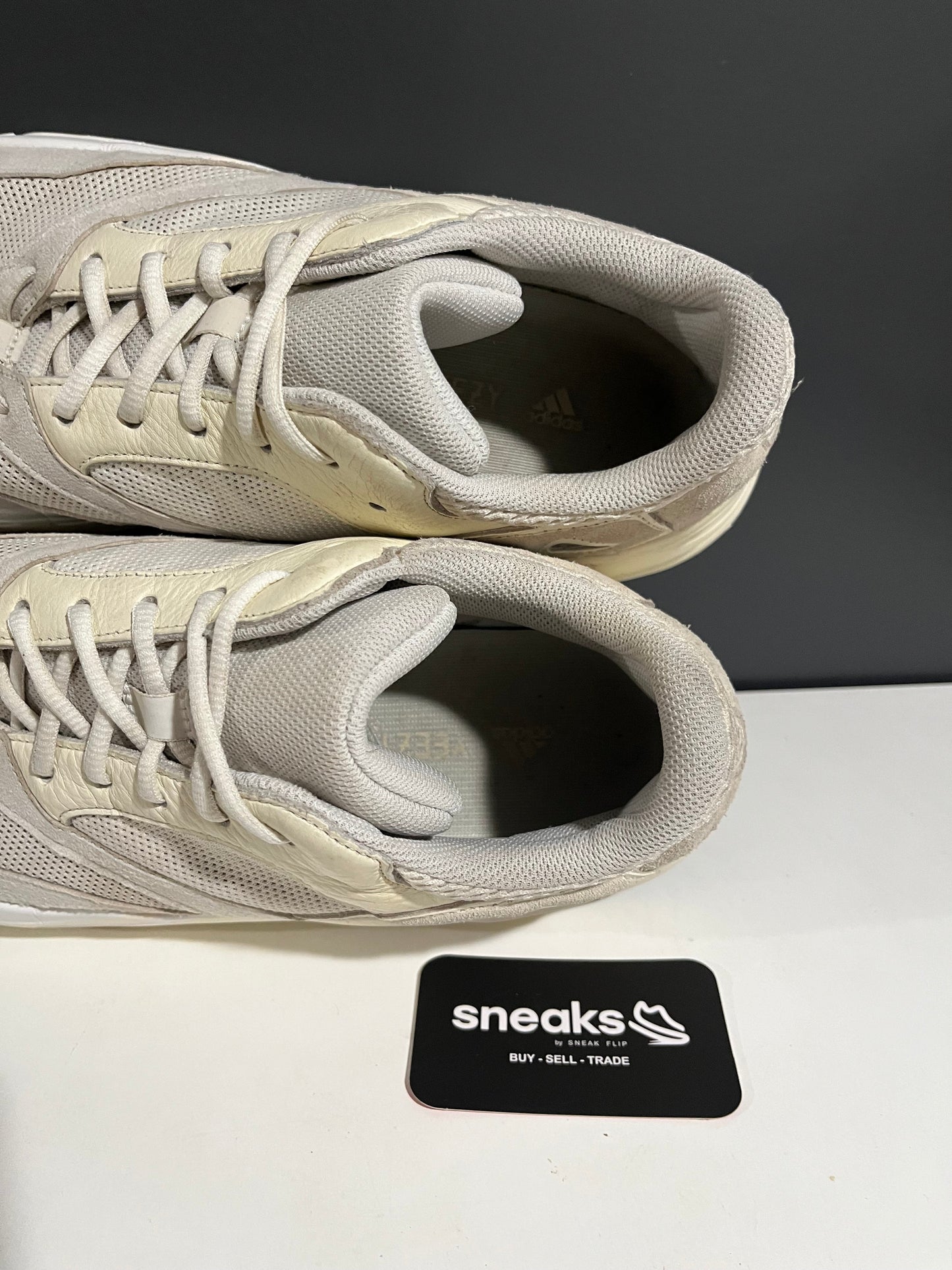 adidas Yeezy Boost 700 Analog - Used