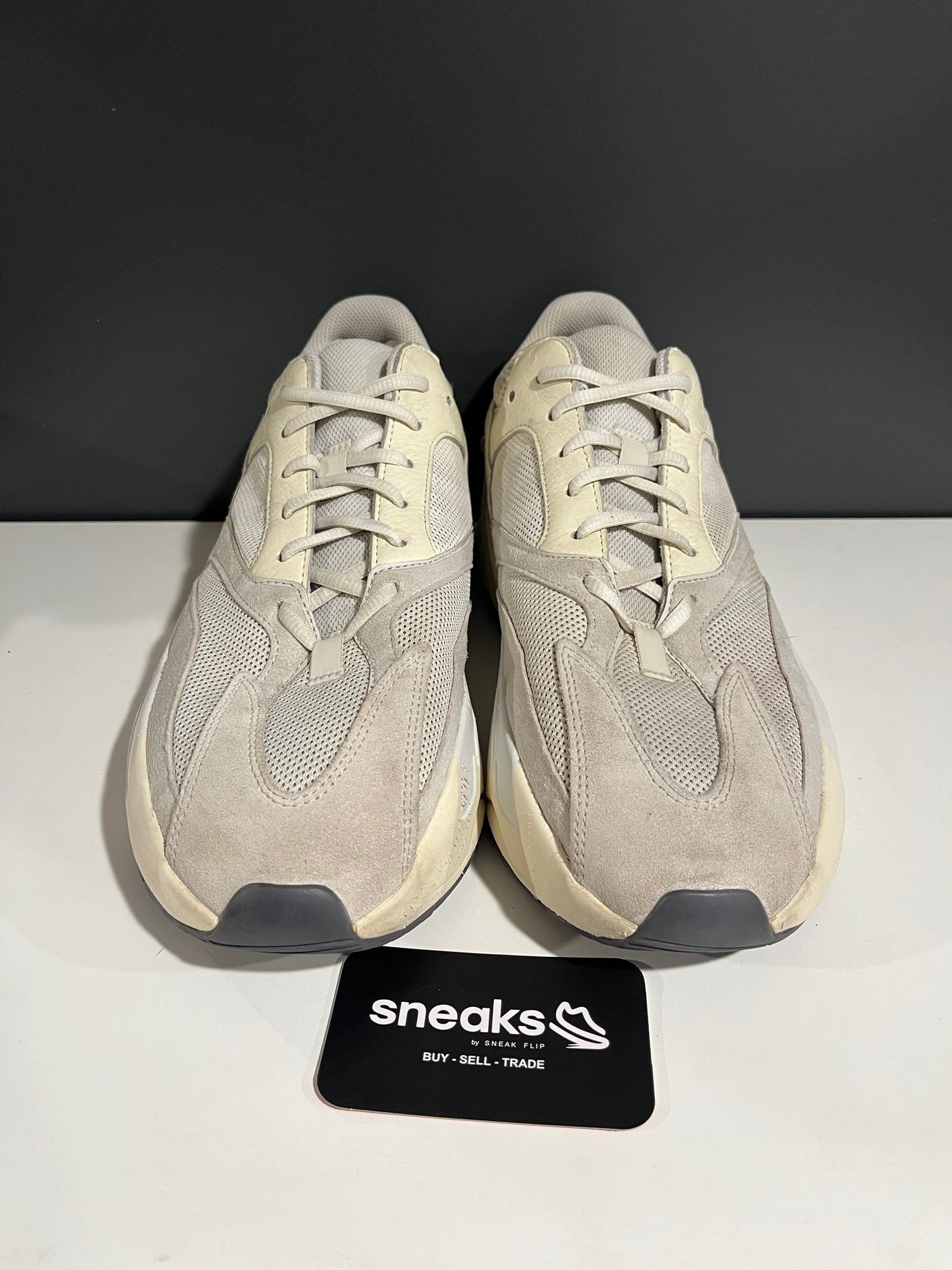 adidas Yeezy Boost 700 Analog - Used