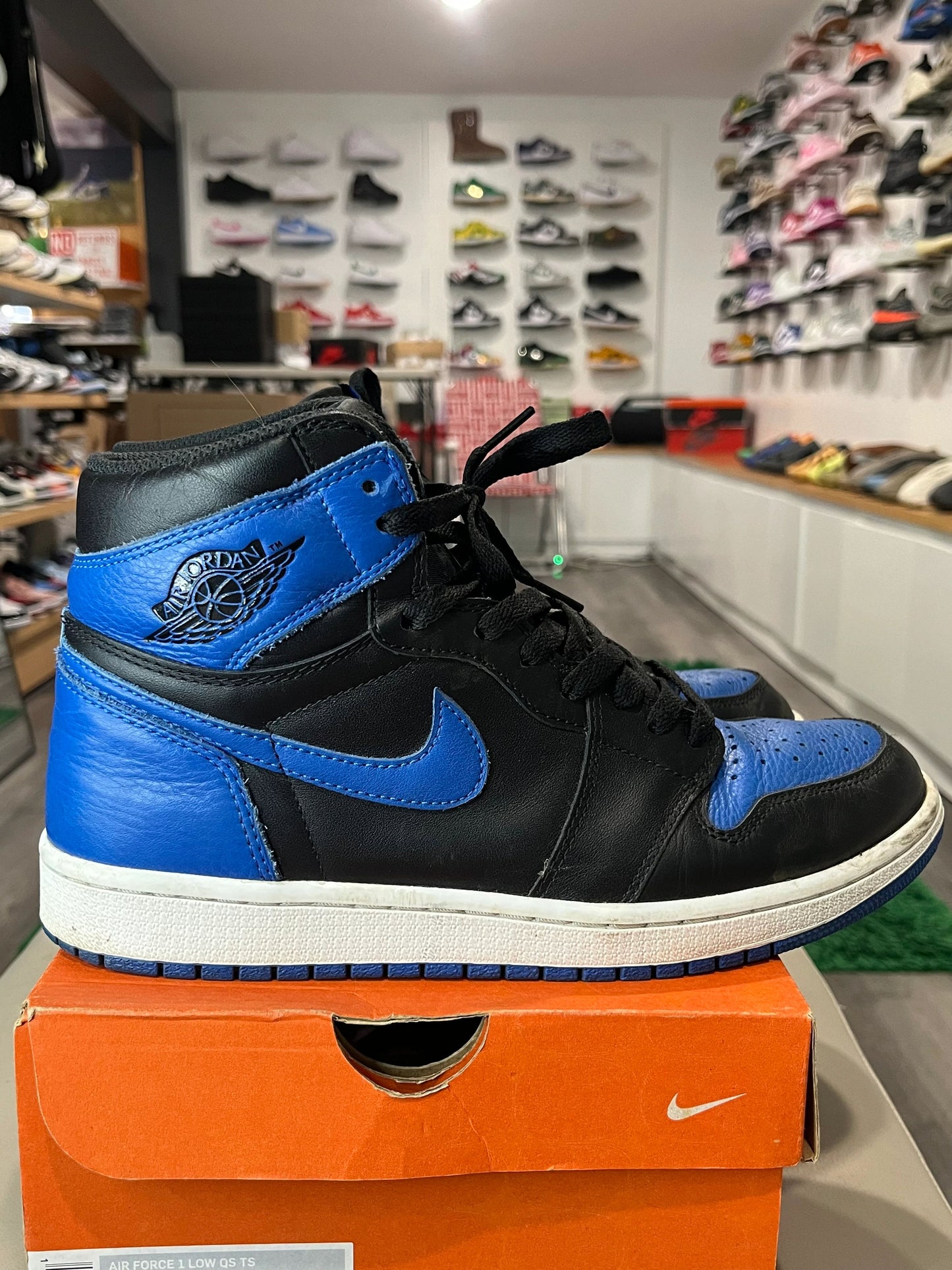 Jordan 1 Retro Royal (2017) (GS) - Used