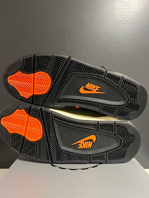 TRIED ON SIZE 9M Jordan 4 Retro OG SP Undefeated (2025) - Like New