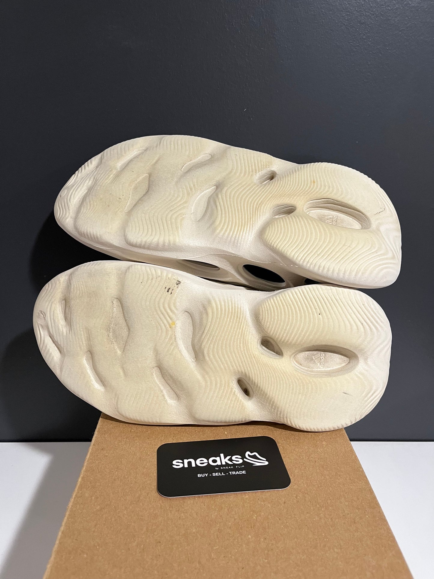 adidas Yeezy Foam RNNR Sand - Used